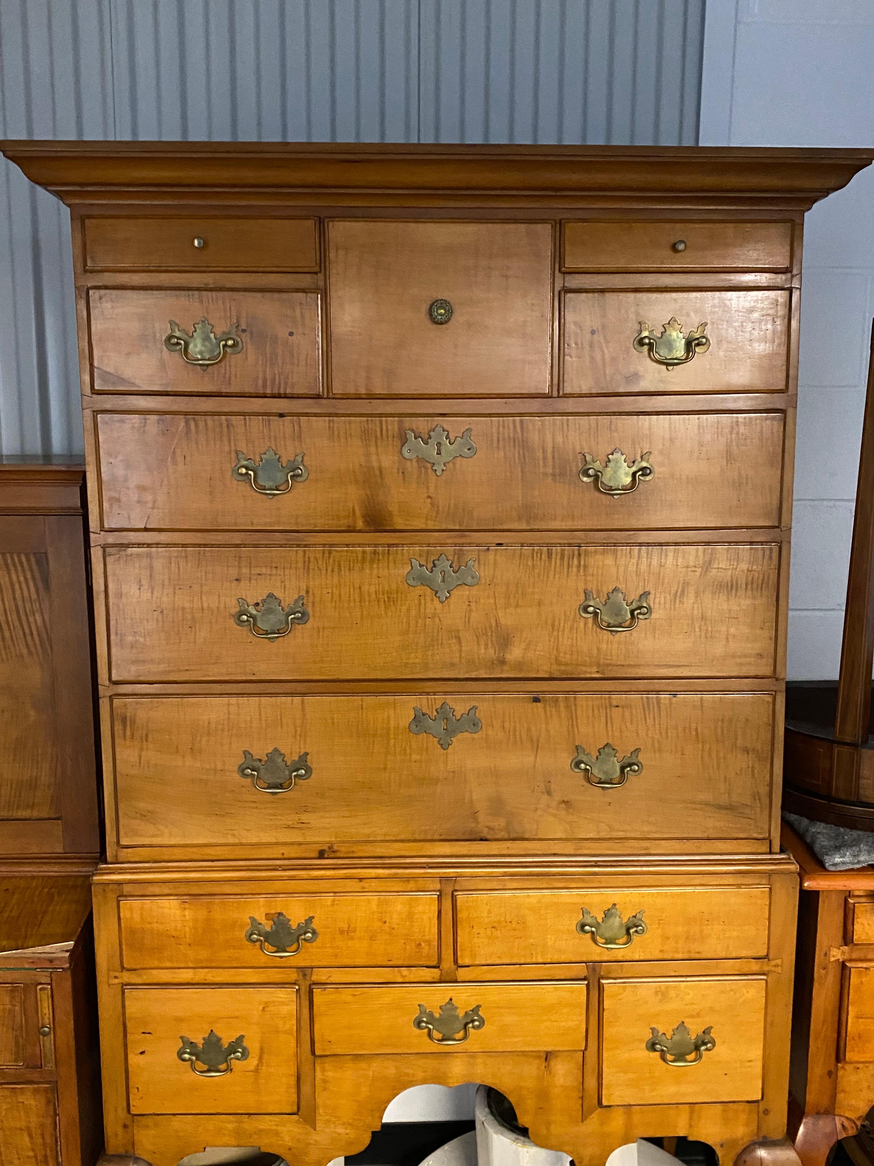 Late 18th Century American Queen Anne Flat Top Maple Highboy Double In Good Condition For Sale In Southampton, NY