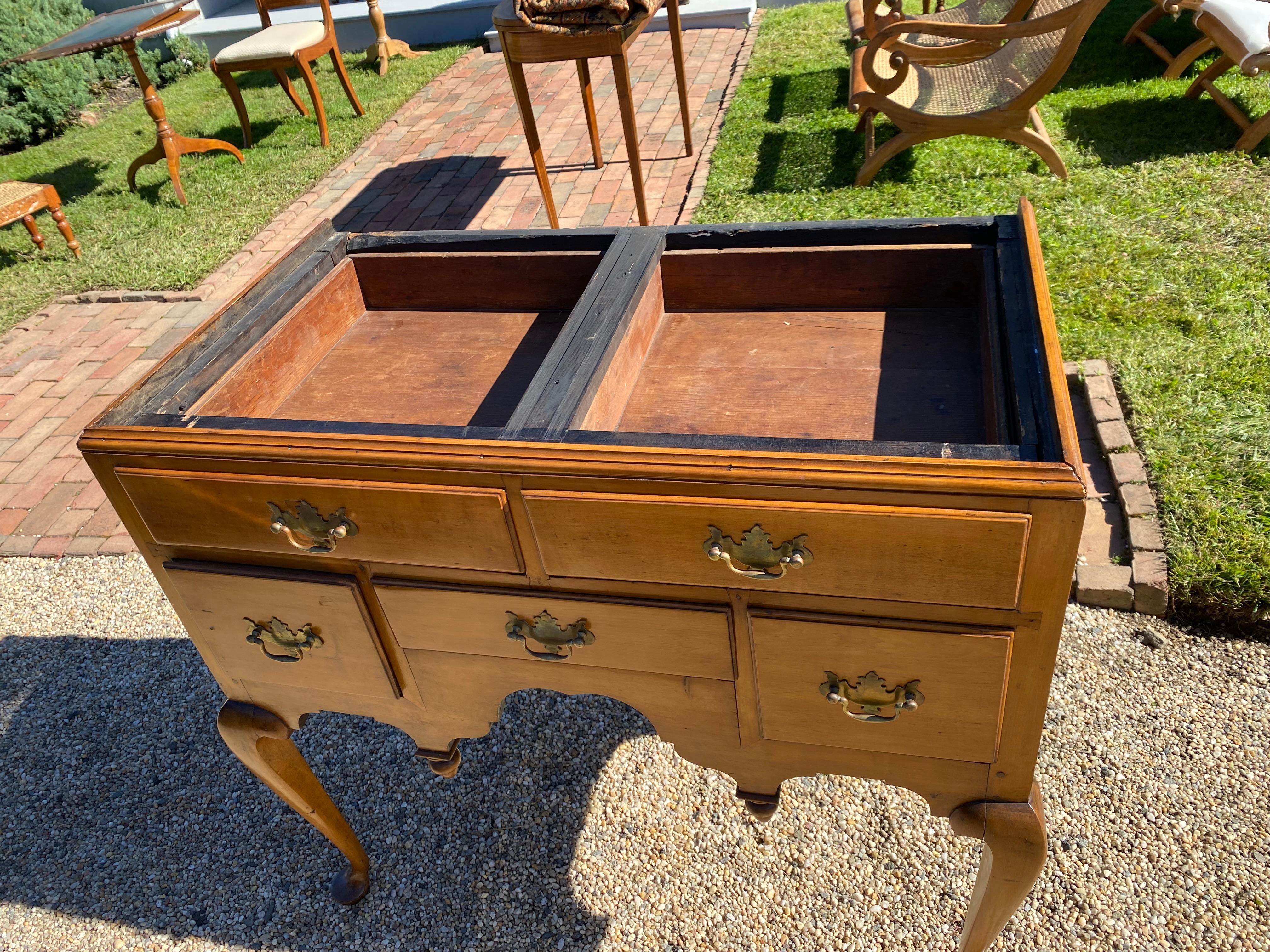 Late 18th Century American Queen Anne Flat Top Maple Highboy Double For Sale 4