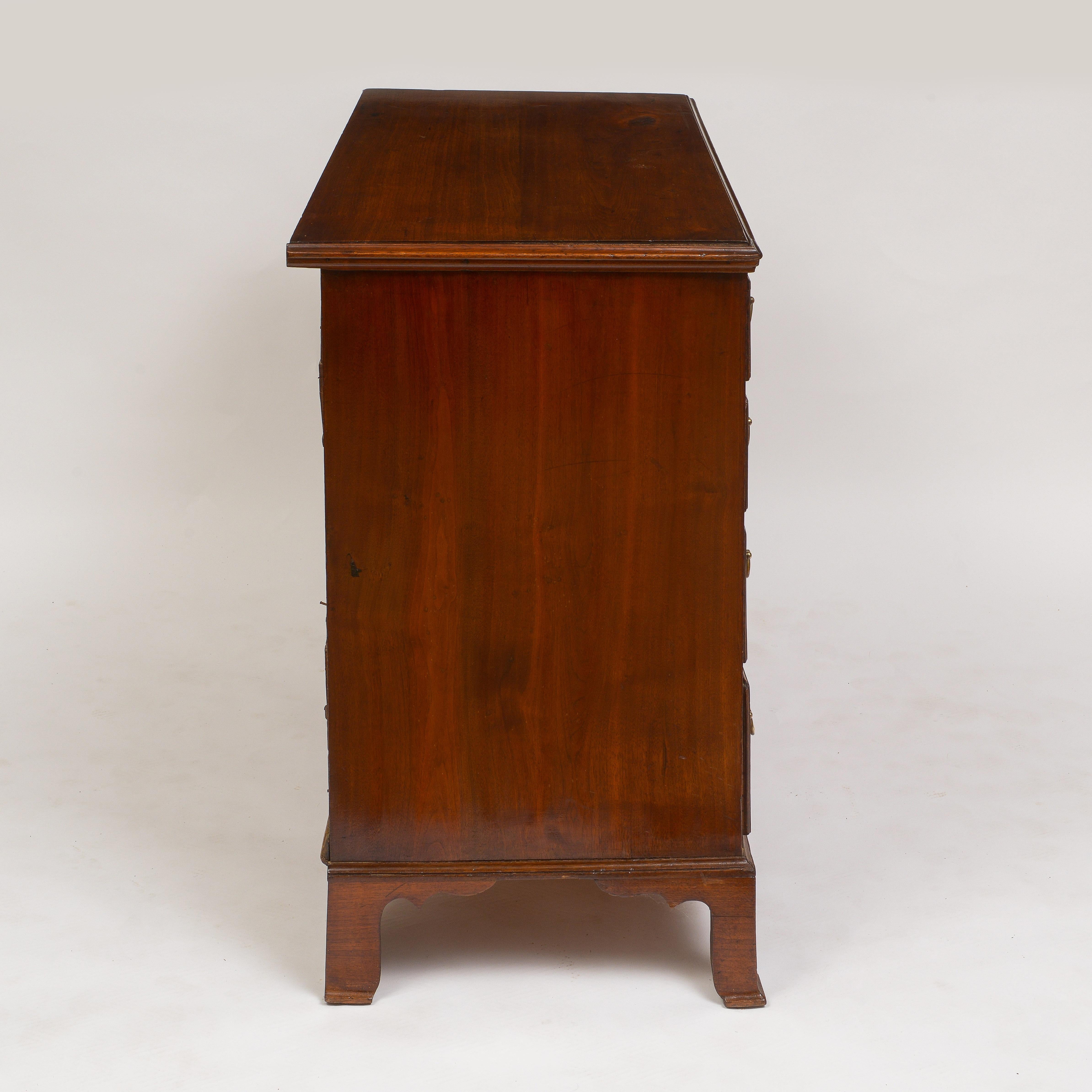 American Classical Late 18th Century American Walnut Chest of Drawers For Sale