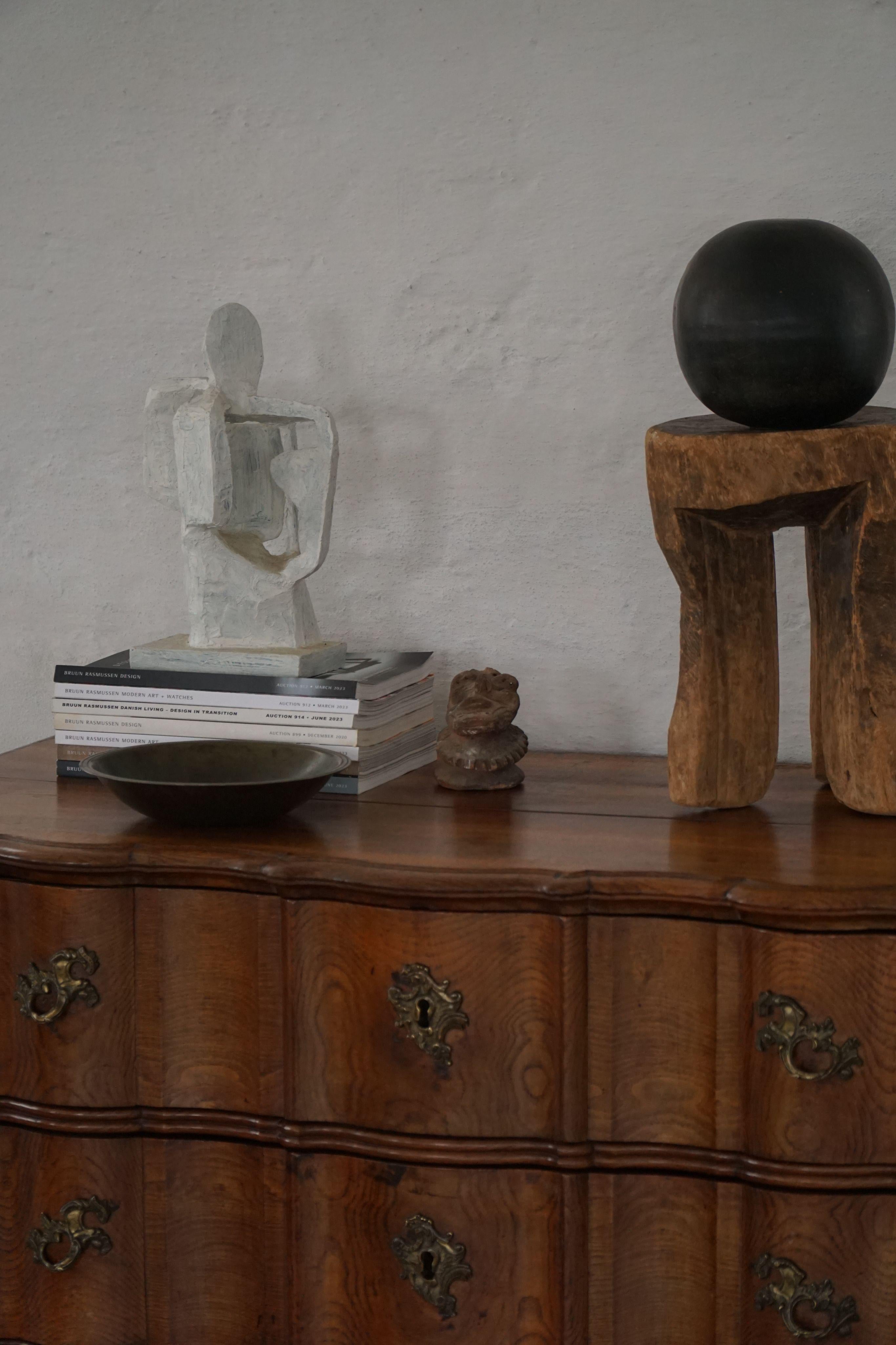Fin du XVIIIe siècle, ancienne commode en chêne baroque à pieds cabriole en vente 1