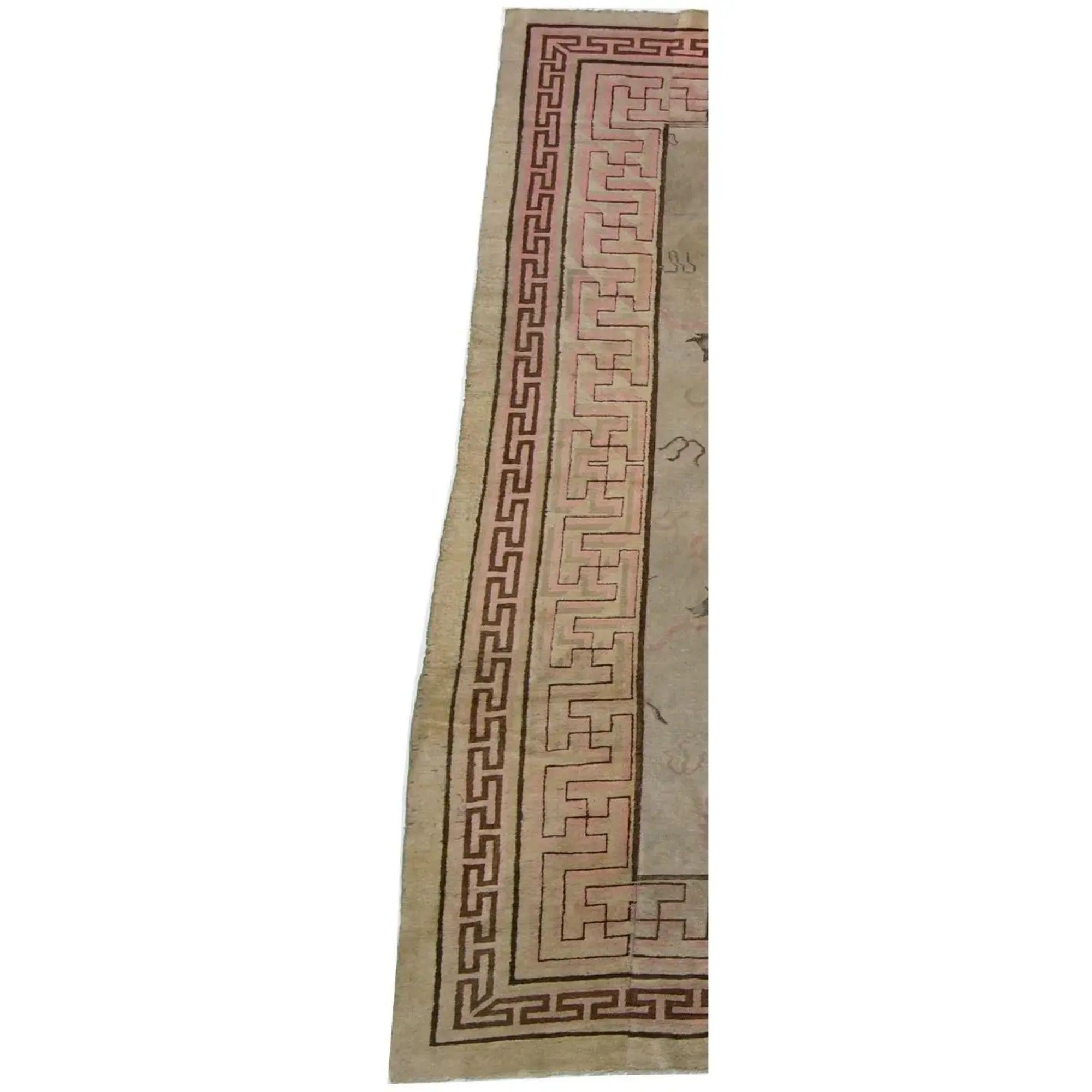Antiker chinesischer Teppich im Drachendesign des späten 18. Jahrhunderts 11'9'' X 7'3'' (Chinesisch) im Angebot