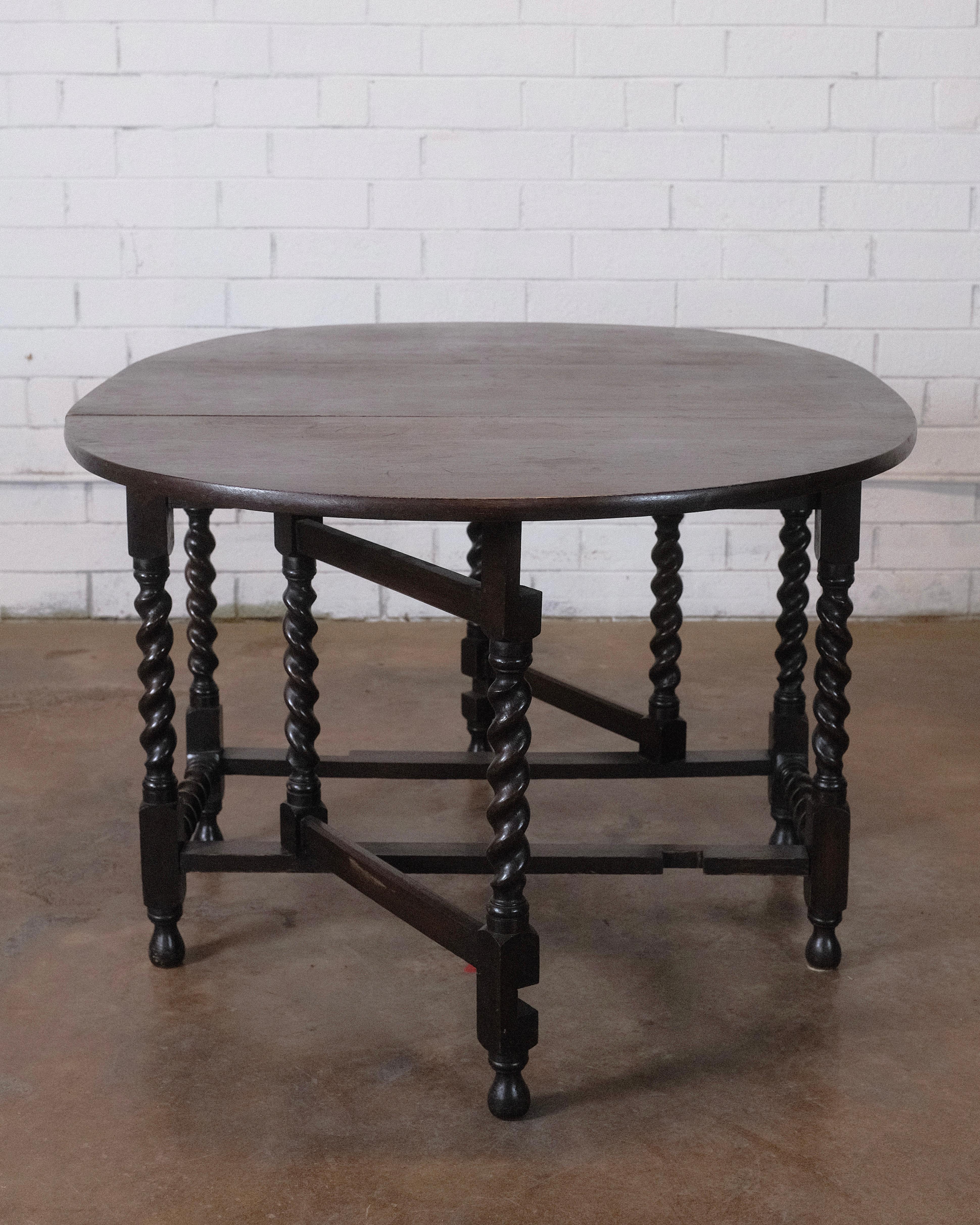 Late 18th Century Antique English Oak Barley Twist Gate Leg Table In Good Condition For Sale In High Point, NC