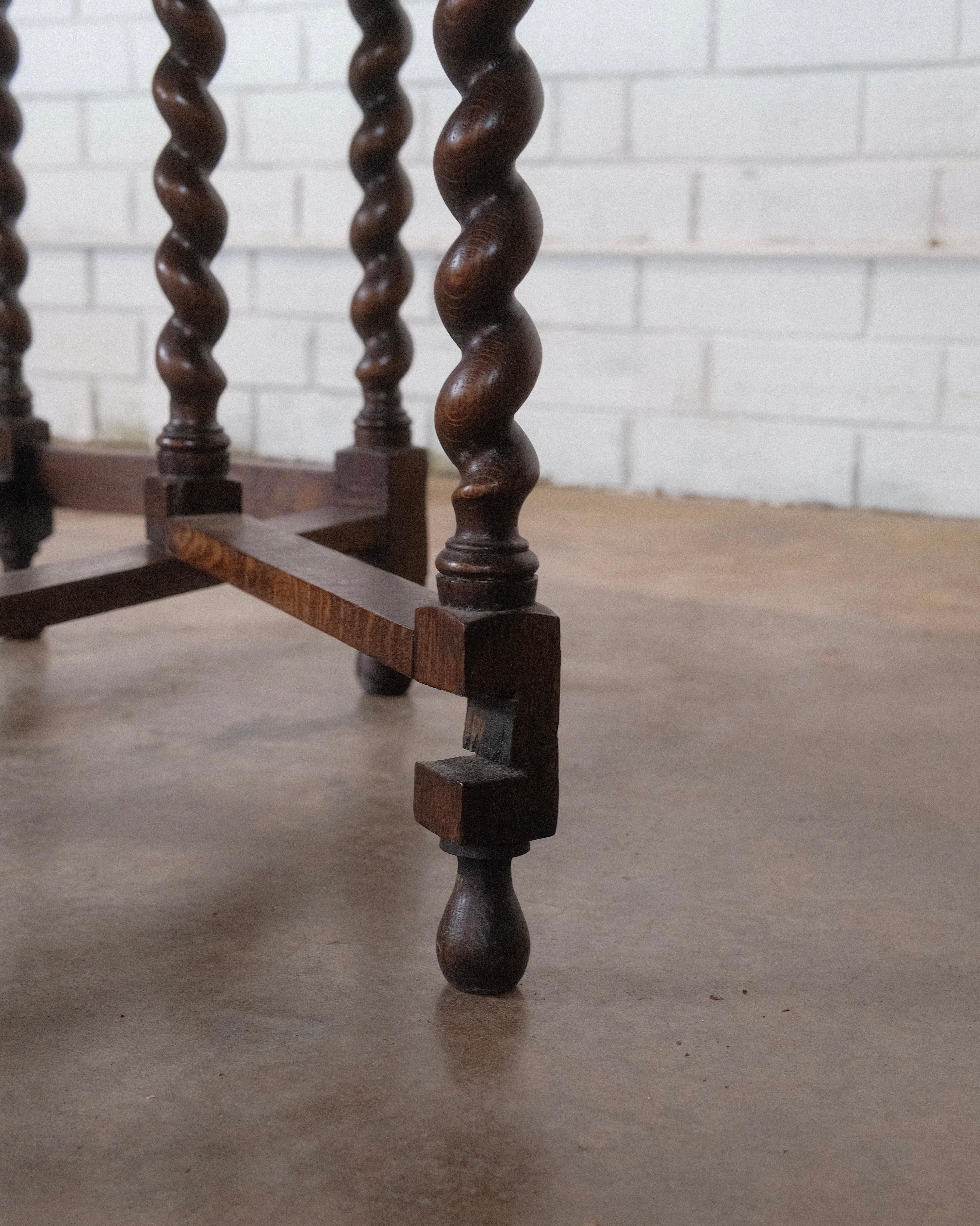 Late 18th Century Antique English Oak Barley Twist Gate Leg Table For Sale 2