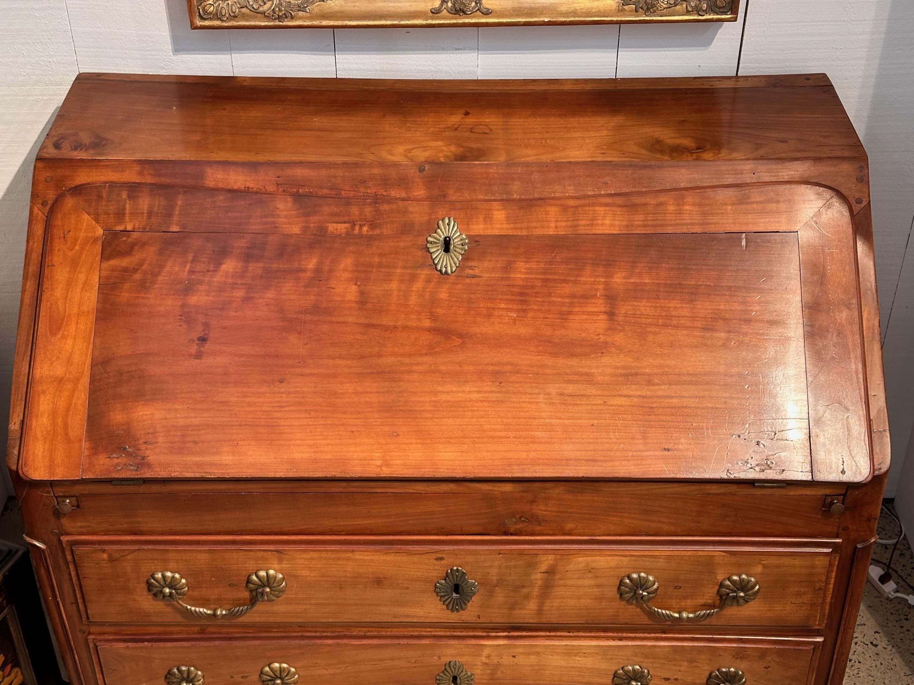 Late 18th Century Antique French Desk In Good Condition For Sale In Charlottesville, VA