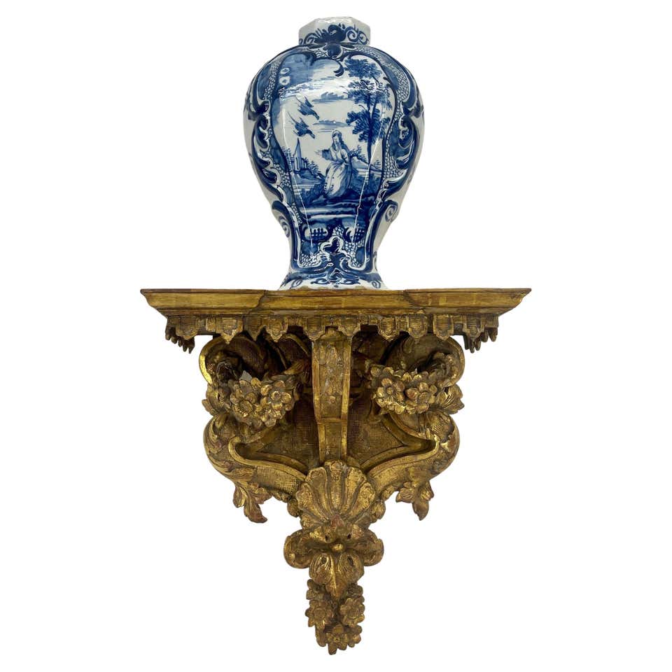 Italian Old Venetian Miniature Wall Shelf, Gilded Carved Acanthus ...
