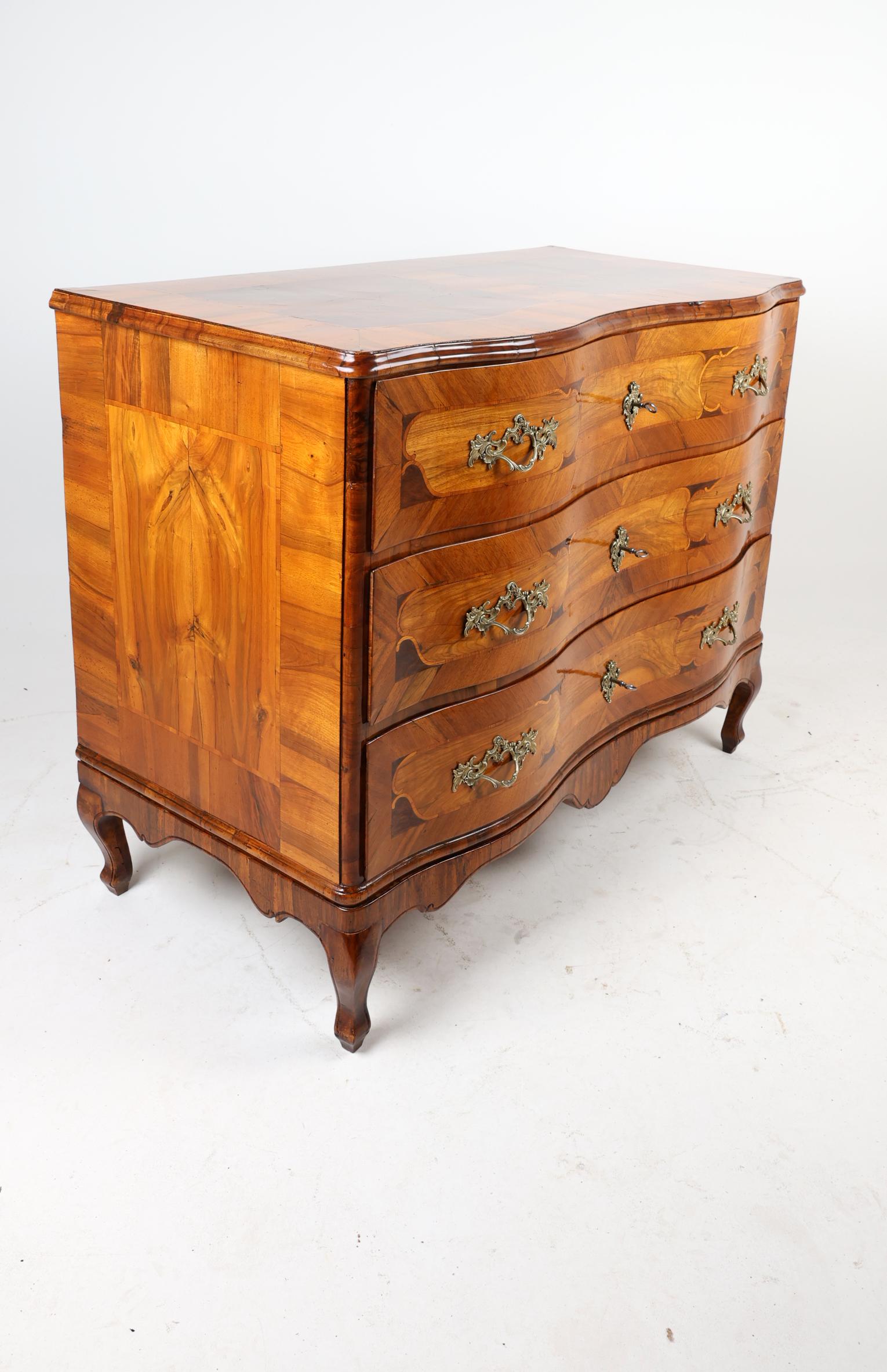 Late 18th Century Baroque Commode with Burl Walnut For Sale 4