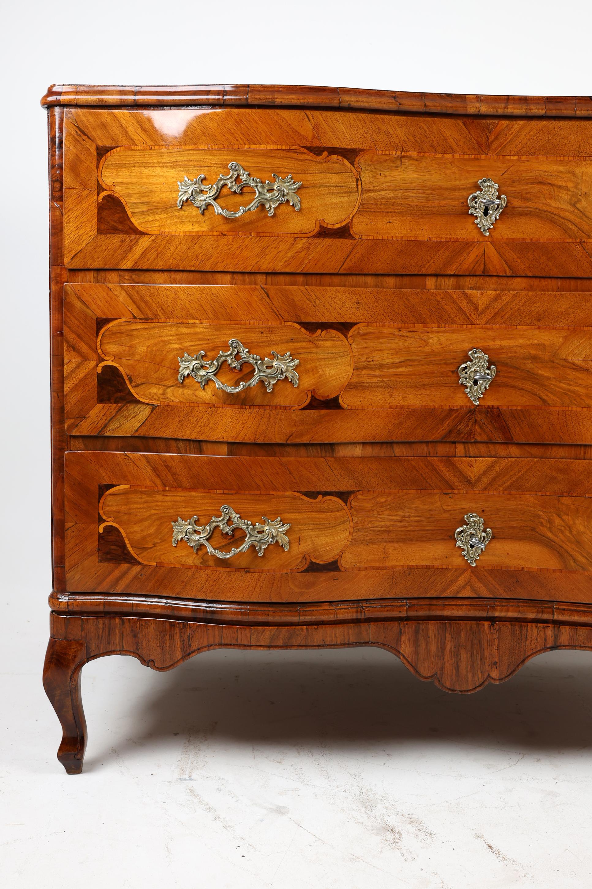 Late 18th Century Baroque Commode with Burl Walnut For Sale 9