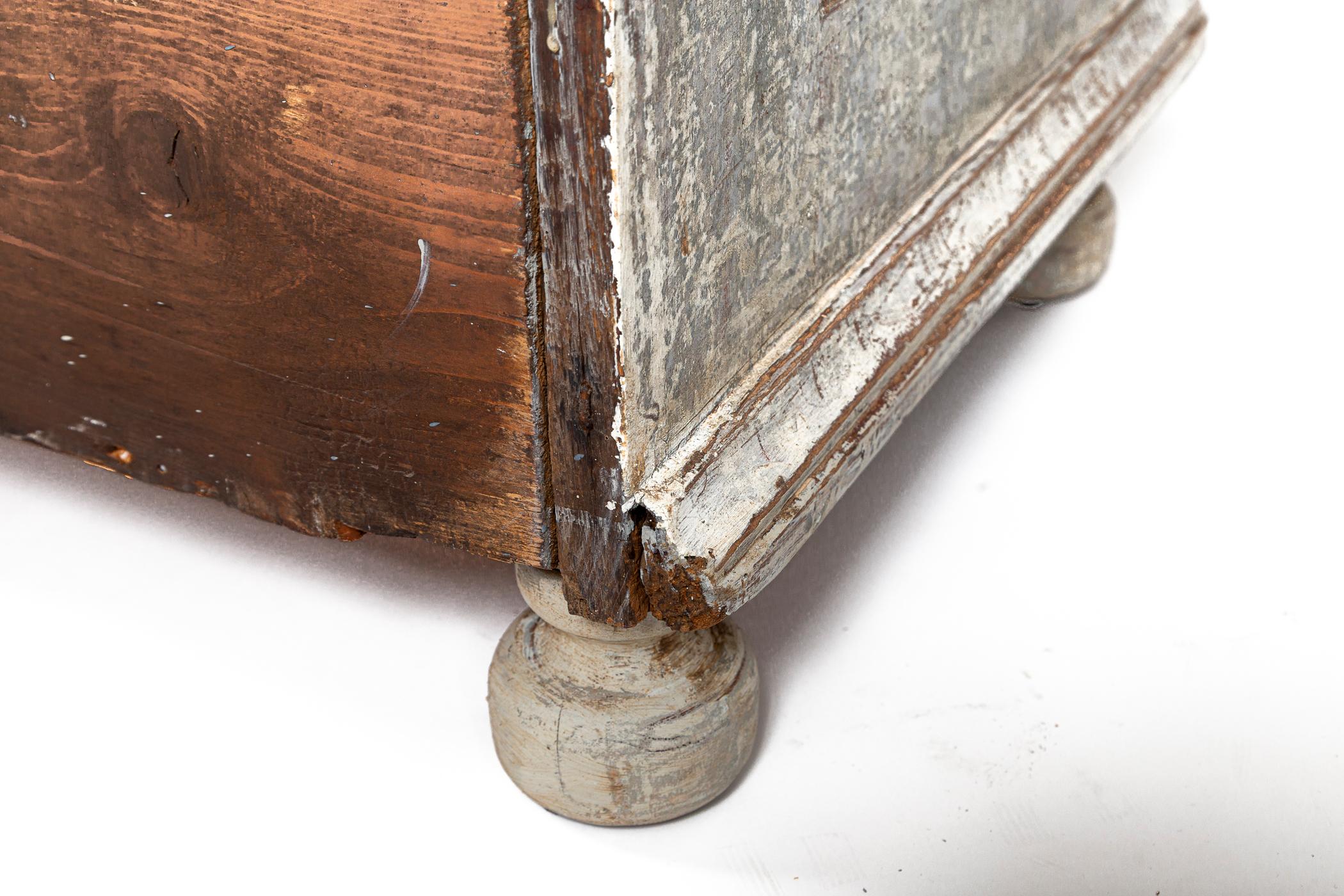 Late 18th Century Baroque Painted Chest Of Drawers For Sale 8