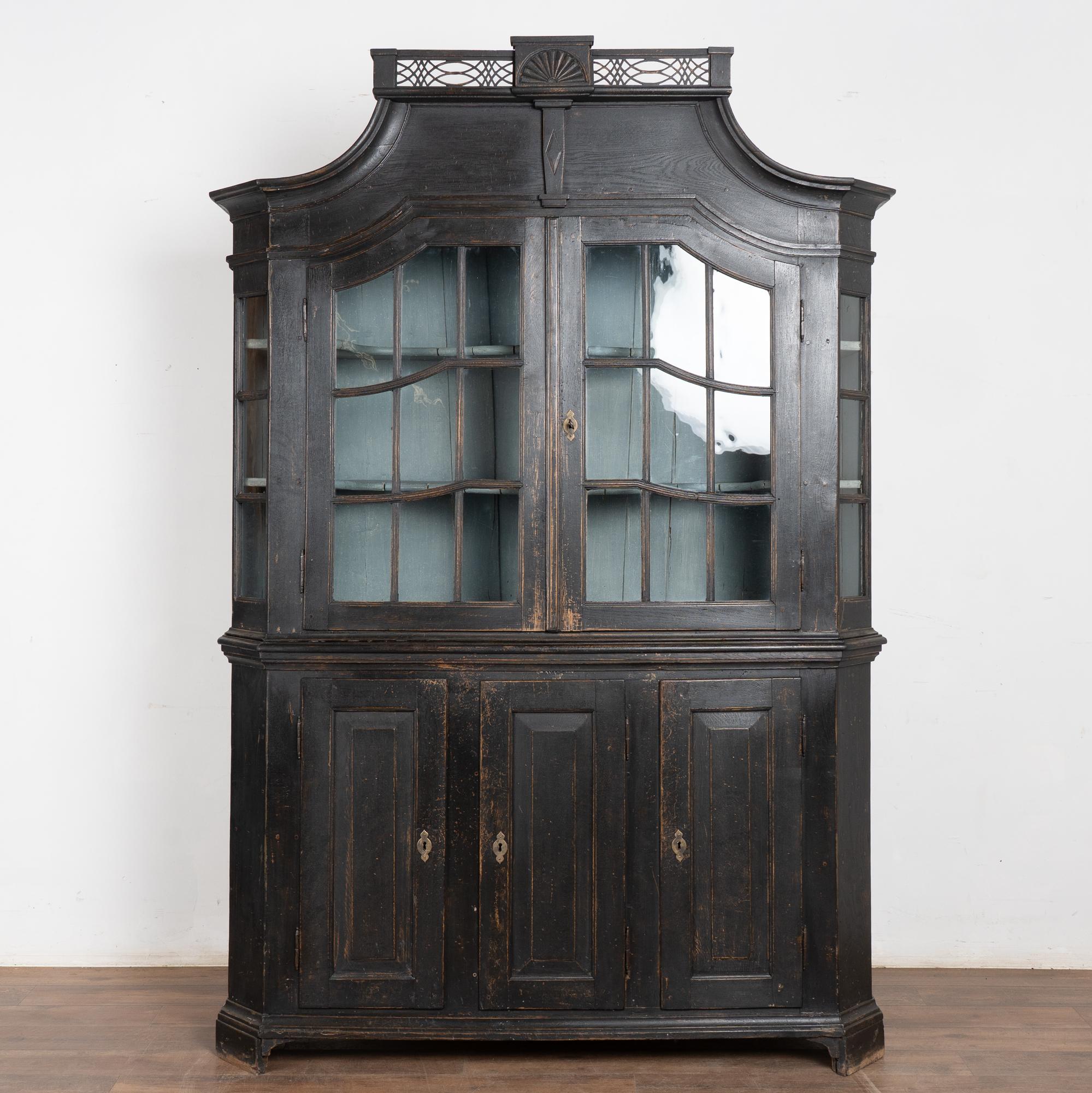 Danese Armadietto a vetrina in Oak Oak della fine del XVIII secolo proveniente dalla Danimarca in vendita