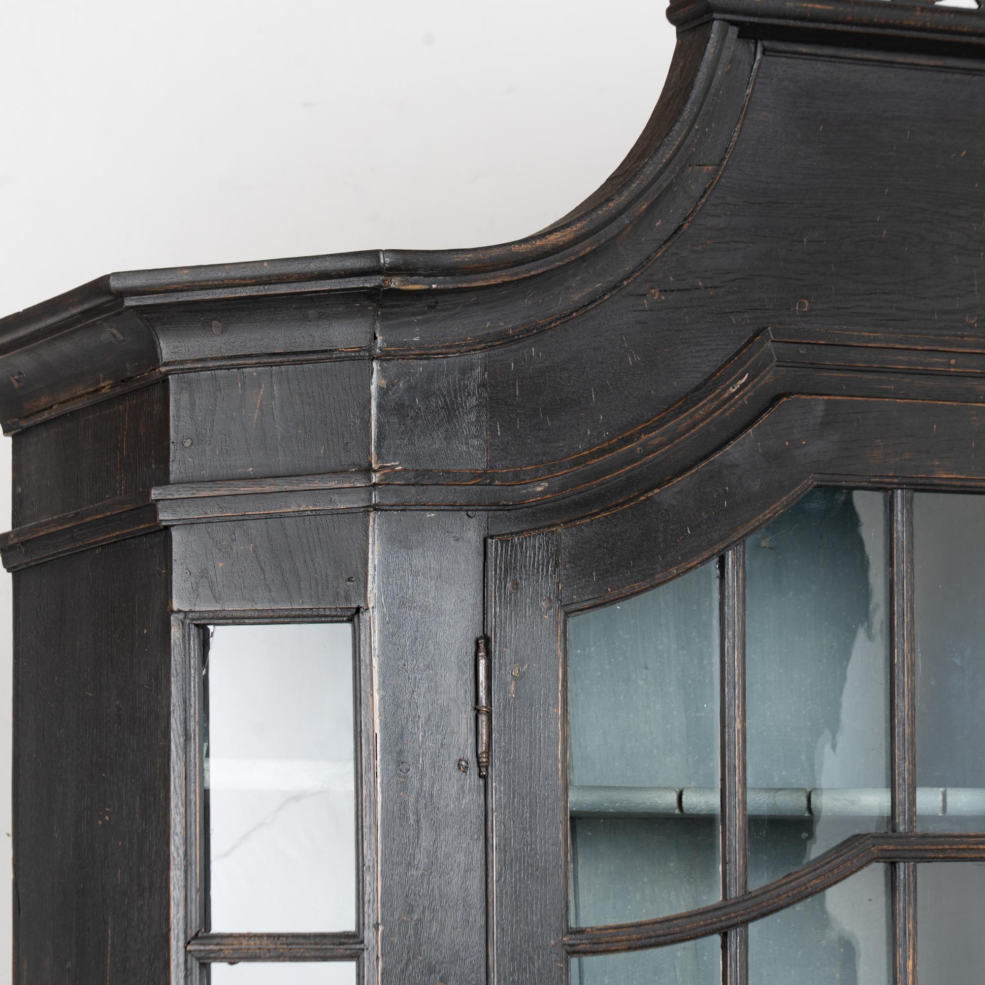 Fatto a mano Armadietto a vetrina in Oak Oak della fine del XVIII secolo proveniente dalla Danimarca in vendita