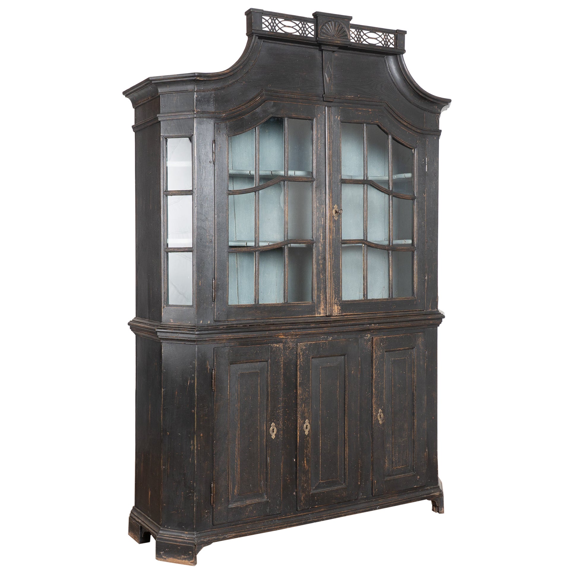 Vitrine en chêne noir de la fin du XVIIIe siècle, Danemark