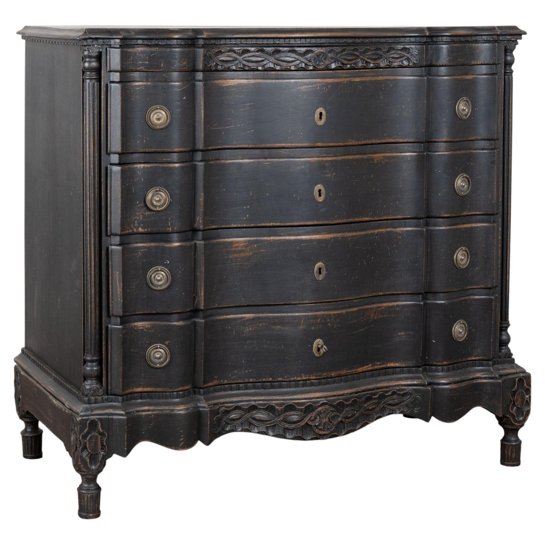 Commode à cinq tiroirs en chêne rococo noir de la fin du XVIIIe siècle, Danemark