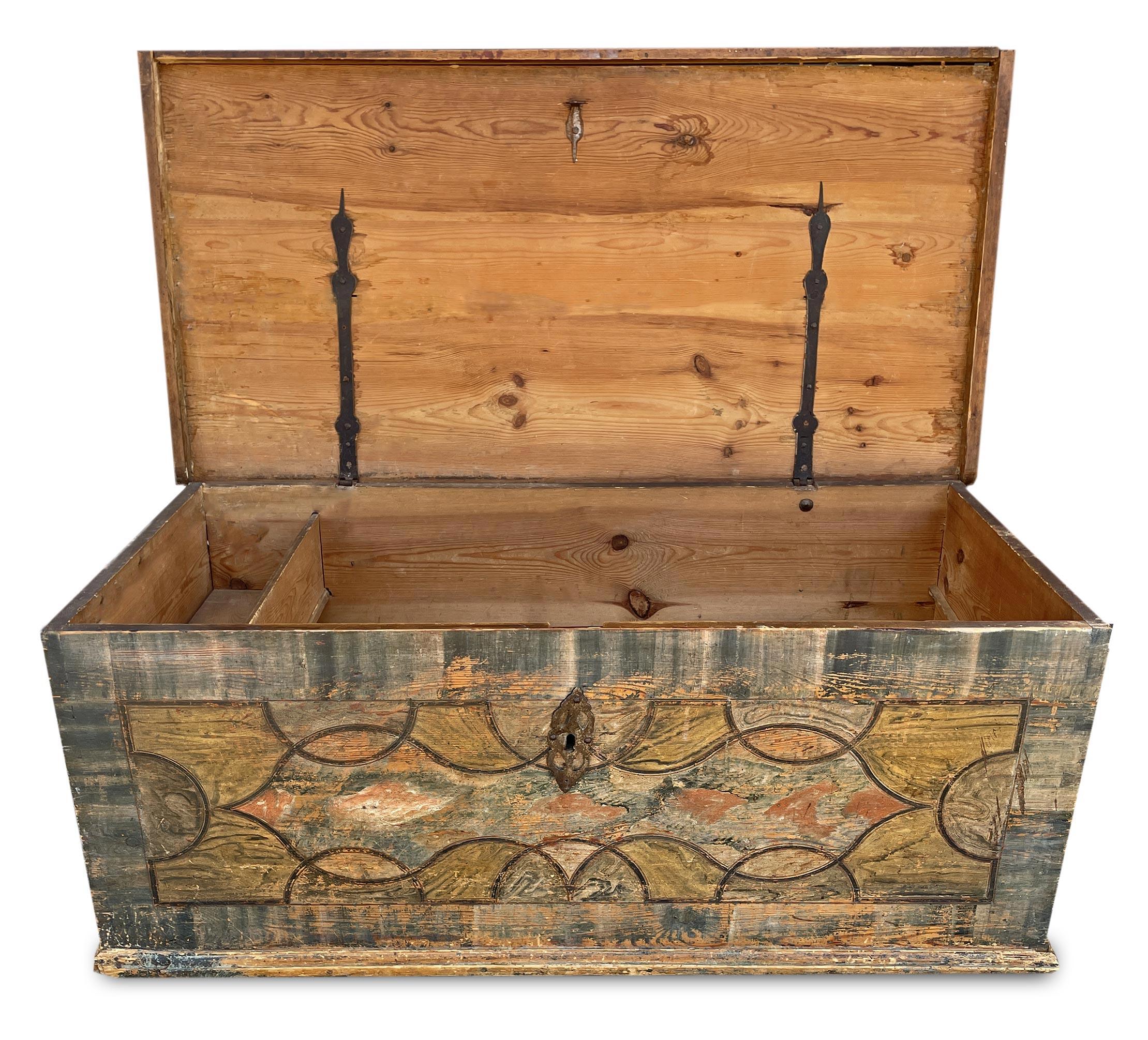 Italian Late 18th Century Blu Painted Blanket Chest For Sale