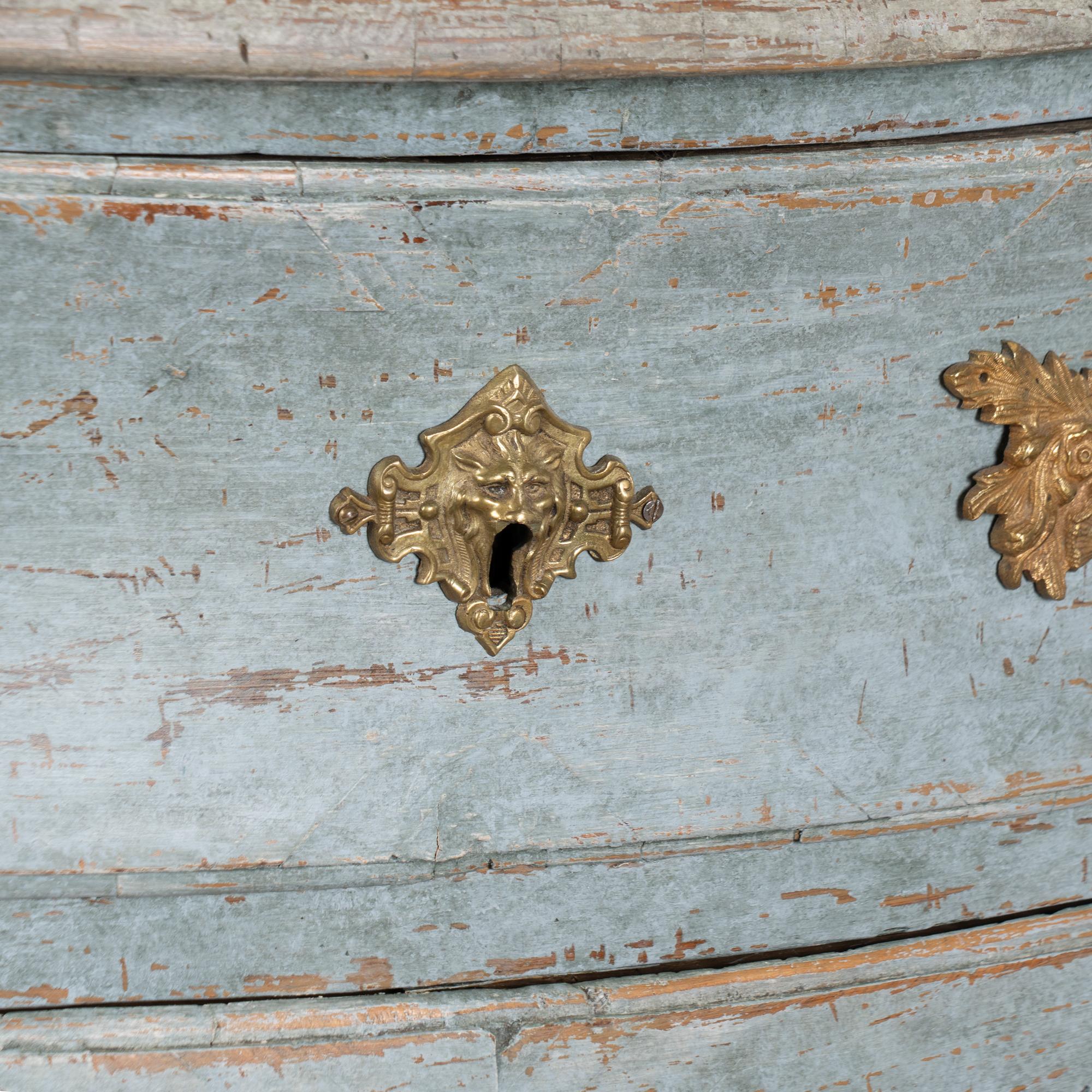Late 18th Century Blue Swedish Bombay Chest of Three Drawers in vendita 6