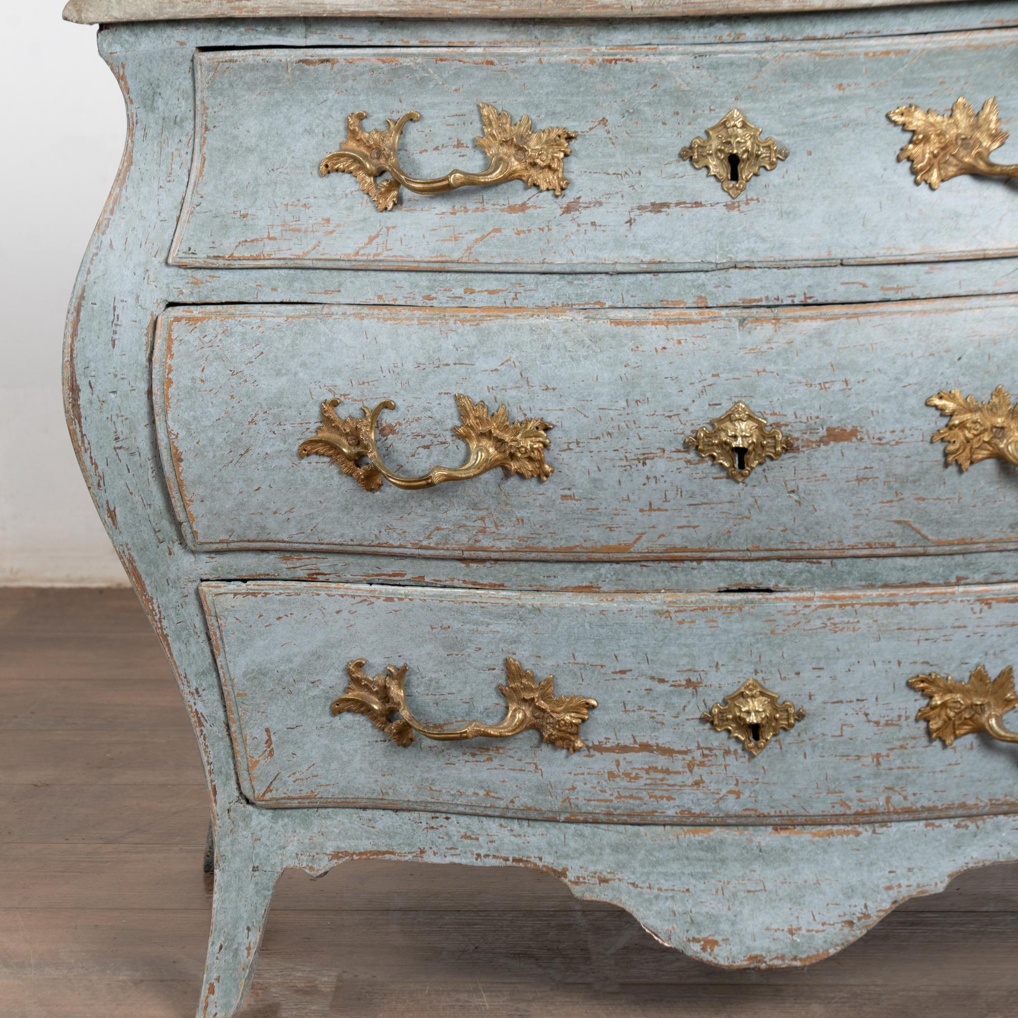 Late 18th Century Blue Swedish Bombay Chest of Three Drawers in vendita 9