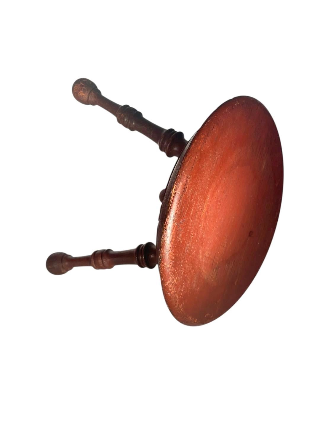 Late 18th Century Boldly Turned Windsor Stool in Old Red Paint In Good Condition For Sale In Chapel Hill, NC
