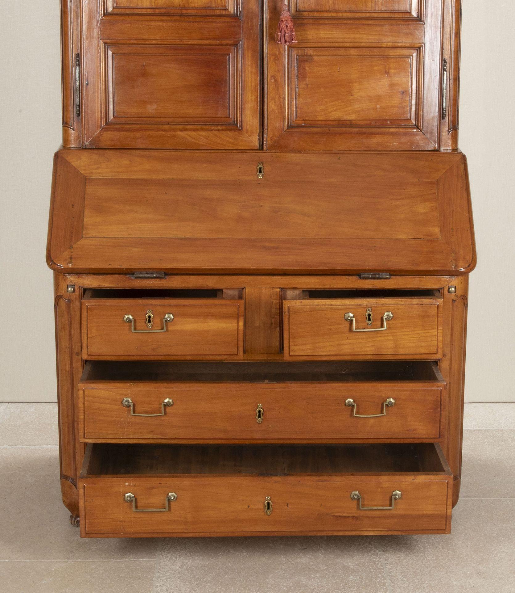 Mobile da ufficio in ciliegio e mogano di Bordeaux della fine del XVIII secolo in vendita 2