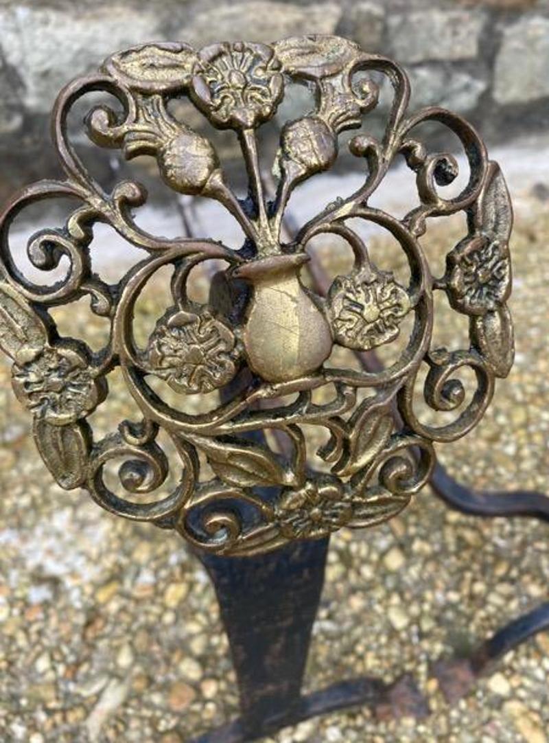 Handgeschmiedete Feuerböcke aus Bronze und Schmiedeeisen aus dem späten 18. Jahrhundert im Zustand „Gut“ im Angebot in Middleburg, VA