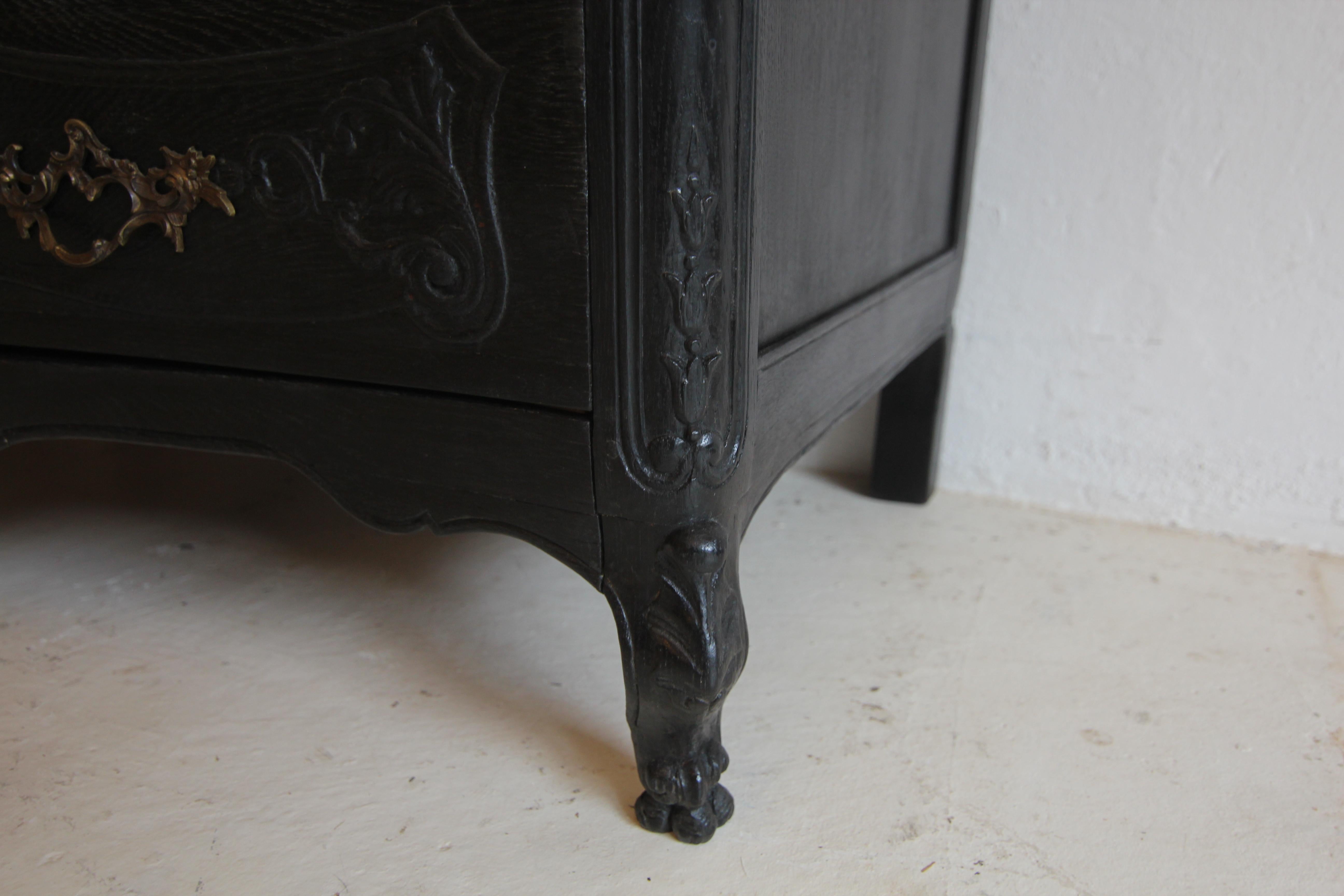 Cassettiera in Oak intagliata della fine del XVIII secolo in vendita 3