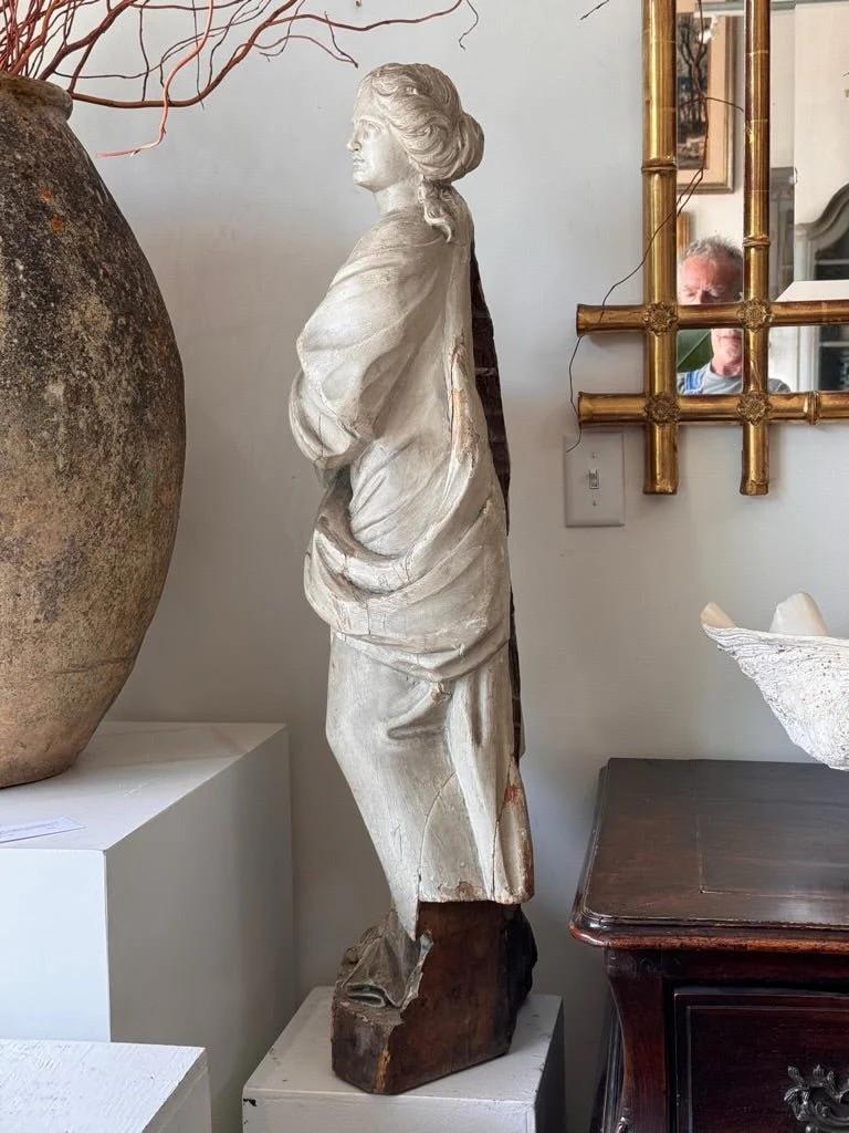 Francese Statua scolpita di un santo della fine del XVIII secolo, francese in vendita
