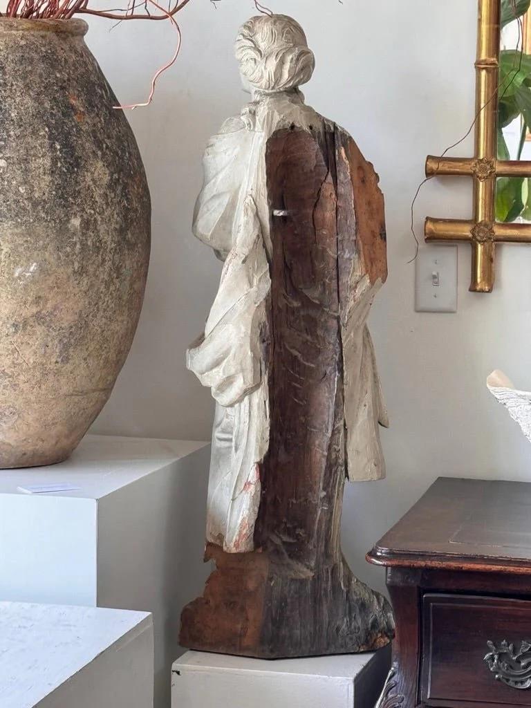Statua scolpita di un santo della fine del XVIII secolo, francese In condizioni buone in vendita a Charlottesville, VA