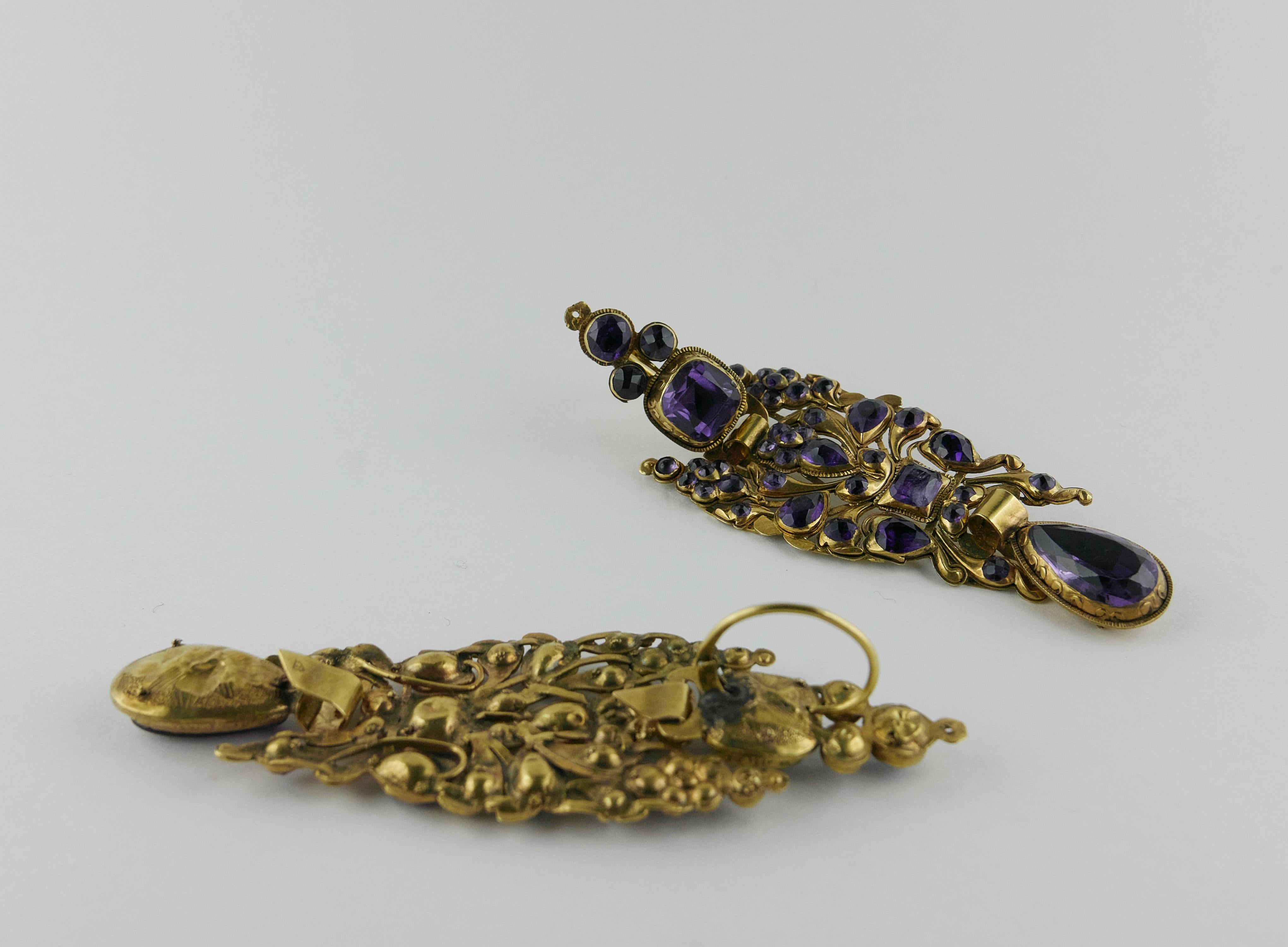 Catalan Gold- und Amethyst-Anhänger-Ohrringe aus dem späten 18. Jahrhundert Damen im Angebot