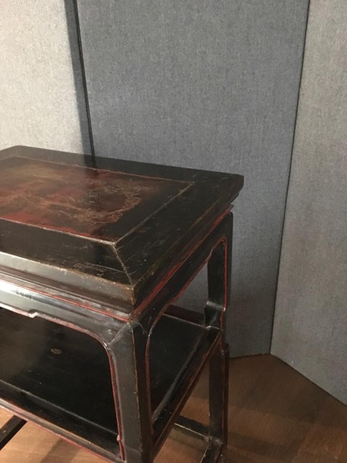 Late 18th Century Chinese Export Black Lacquered Wooden Side Table 10