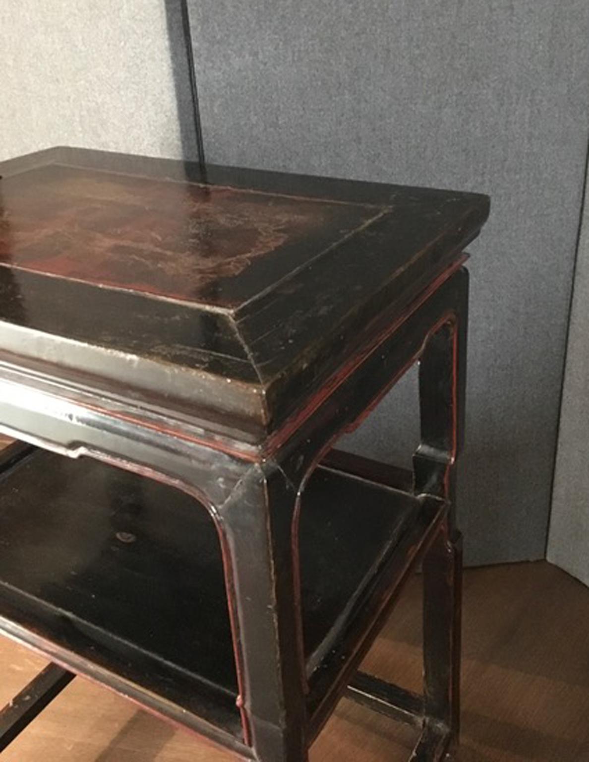 Late 18th Century Chinese Export Black Lacquered Wooden Side Table 15