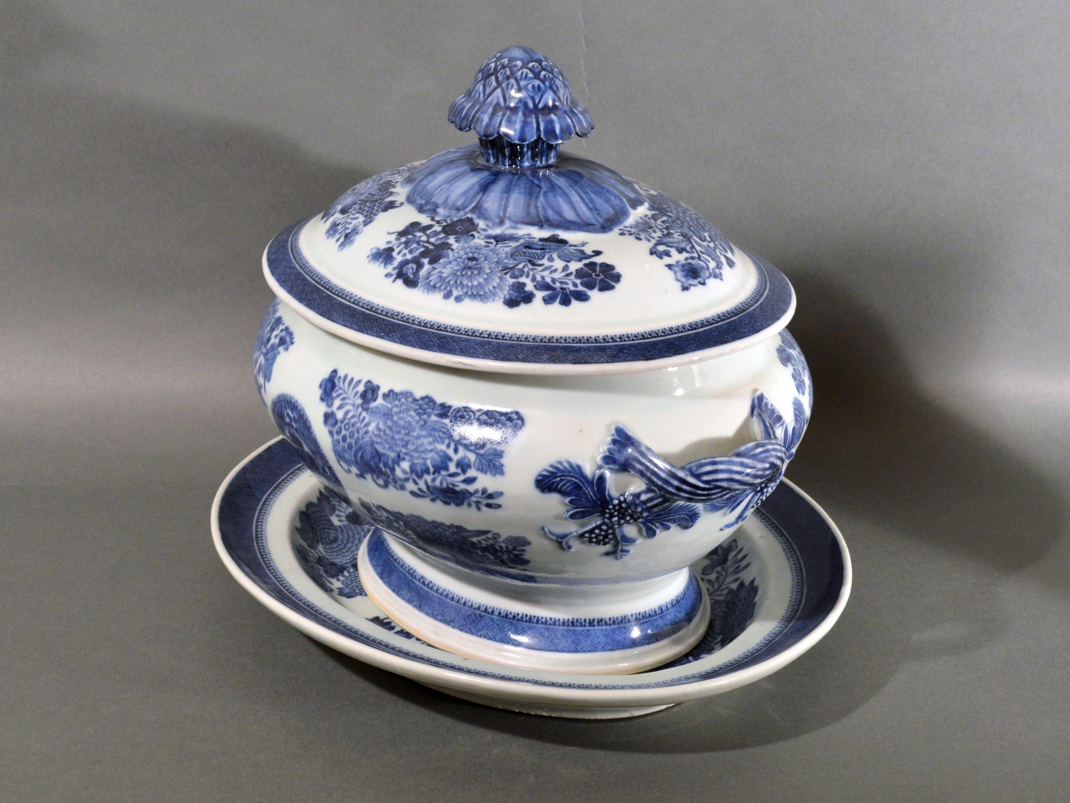 Late 18th Century Chinese Export Porcelain Blue Fitzhugh Soup Tureen and Stand 4