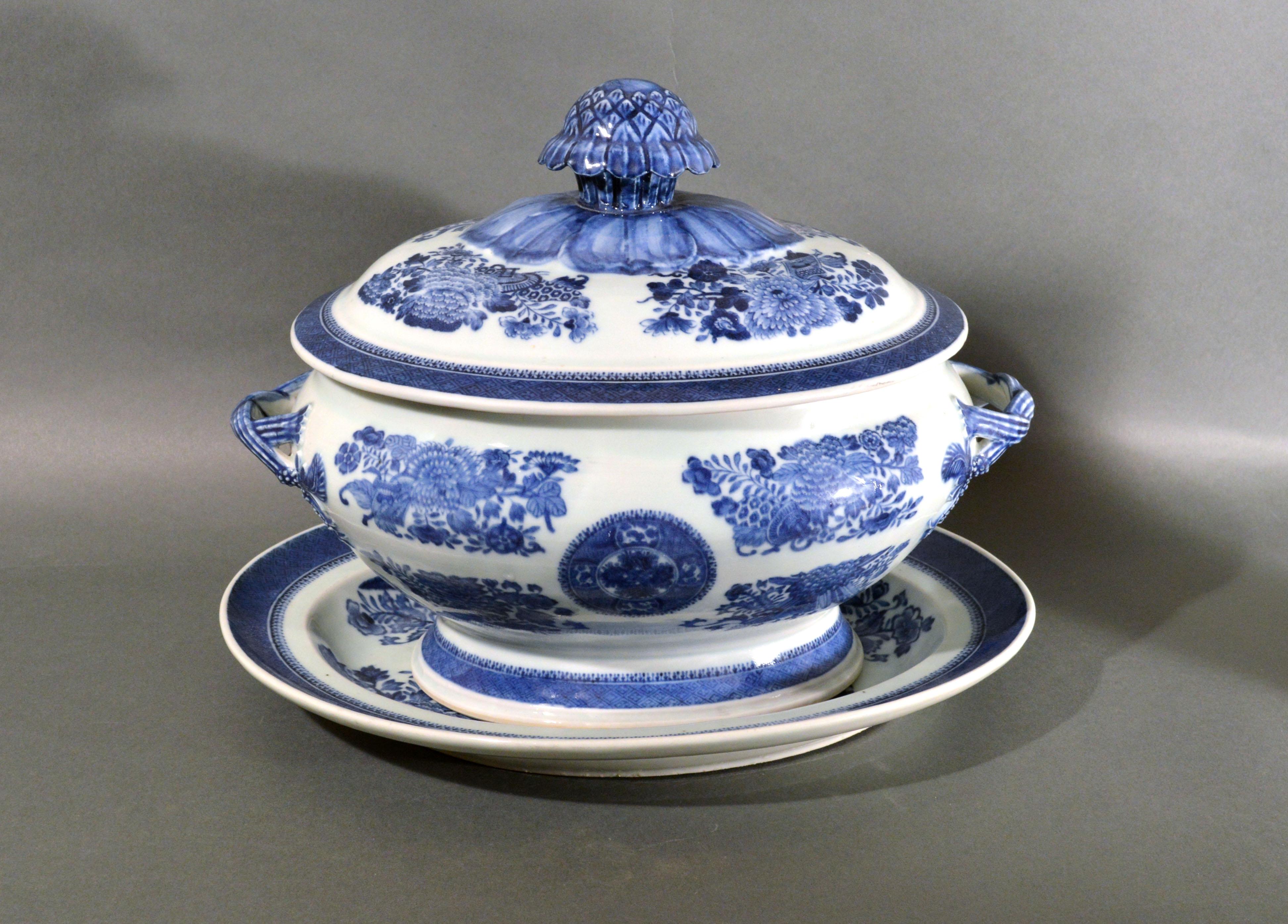 Late 18th Century Chinese Export Porcelain Blue Fitzhugh Soup Tureen and Stand 5