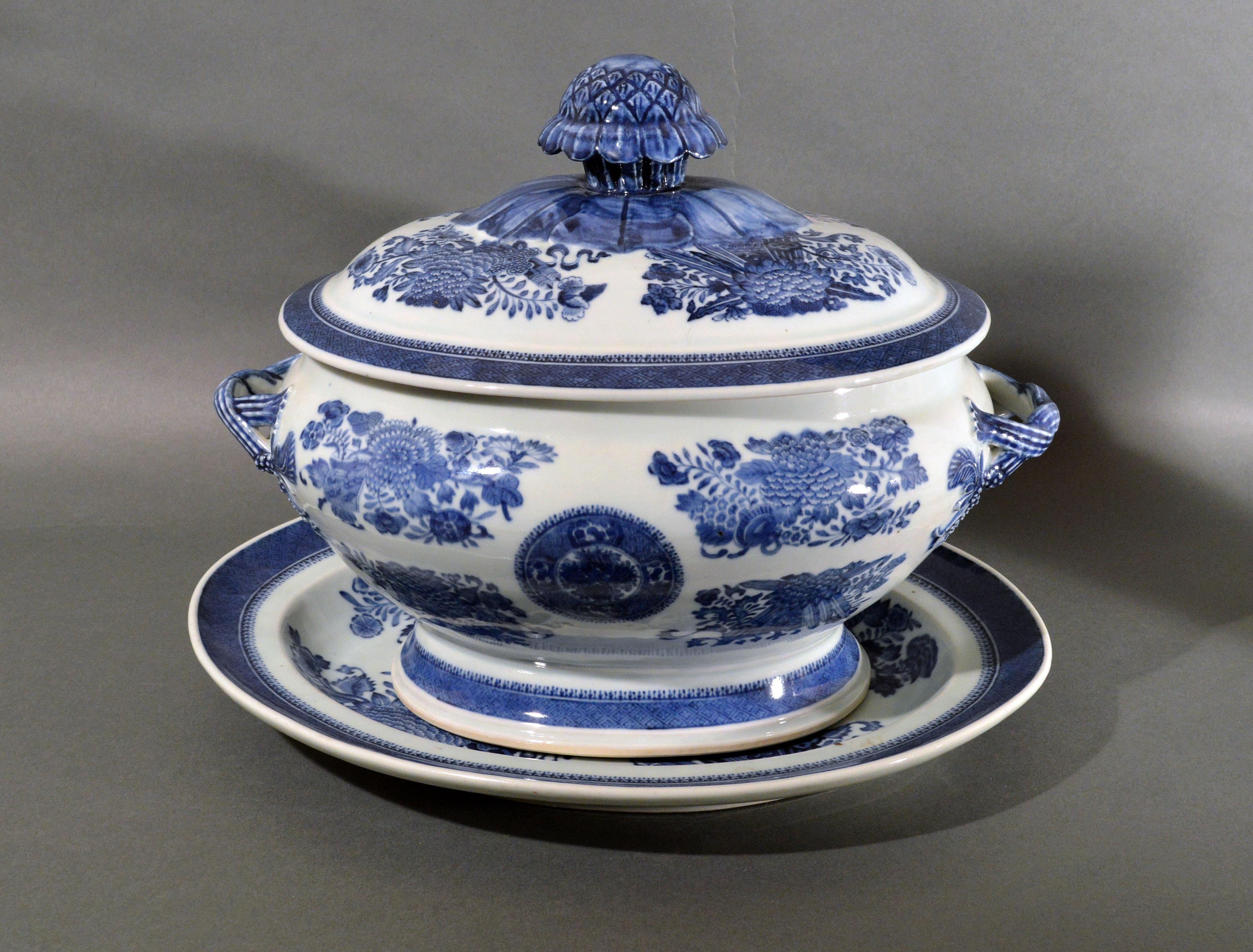 Late 18th Century Chinese Export Porcelain Blue Fitzhugh Soup Tureen and Stand 6