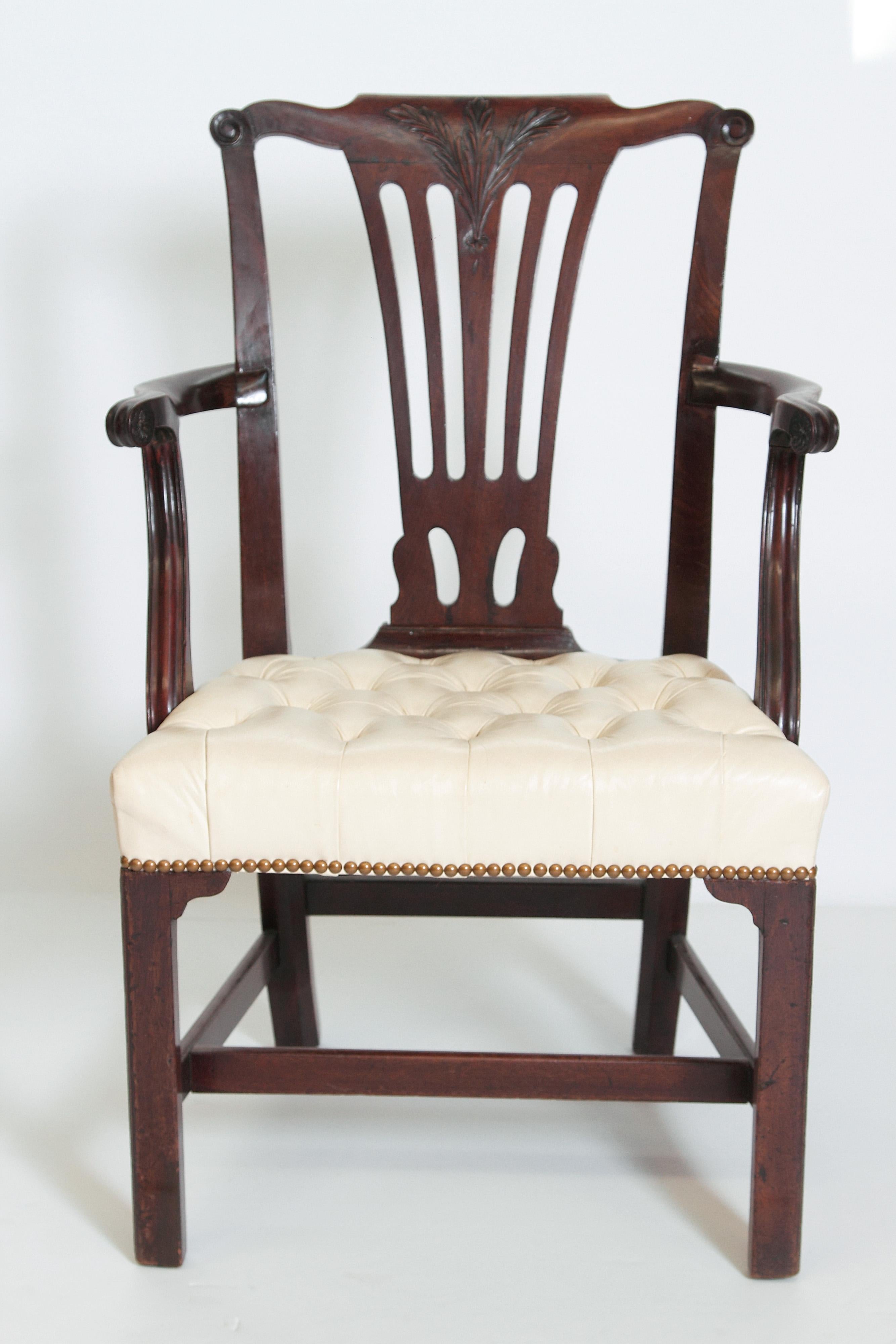 Hand-Carved Late 18th Century Chippendale Mahogany Armchair
