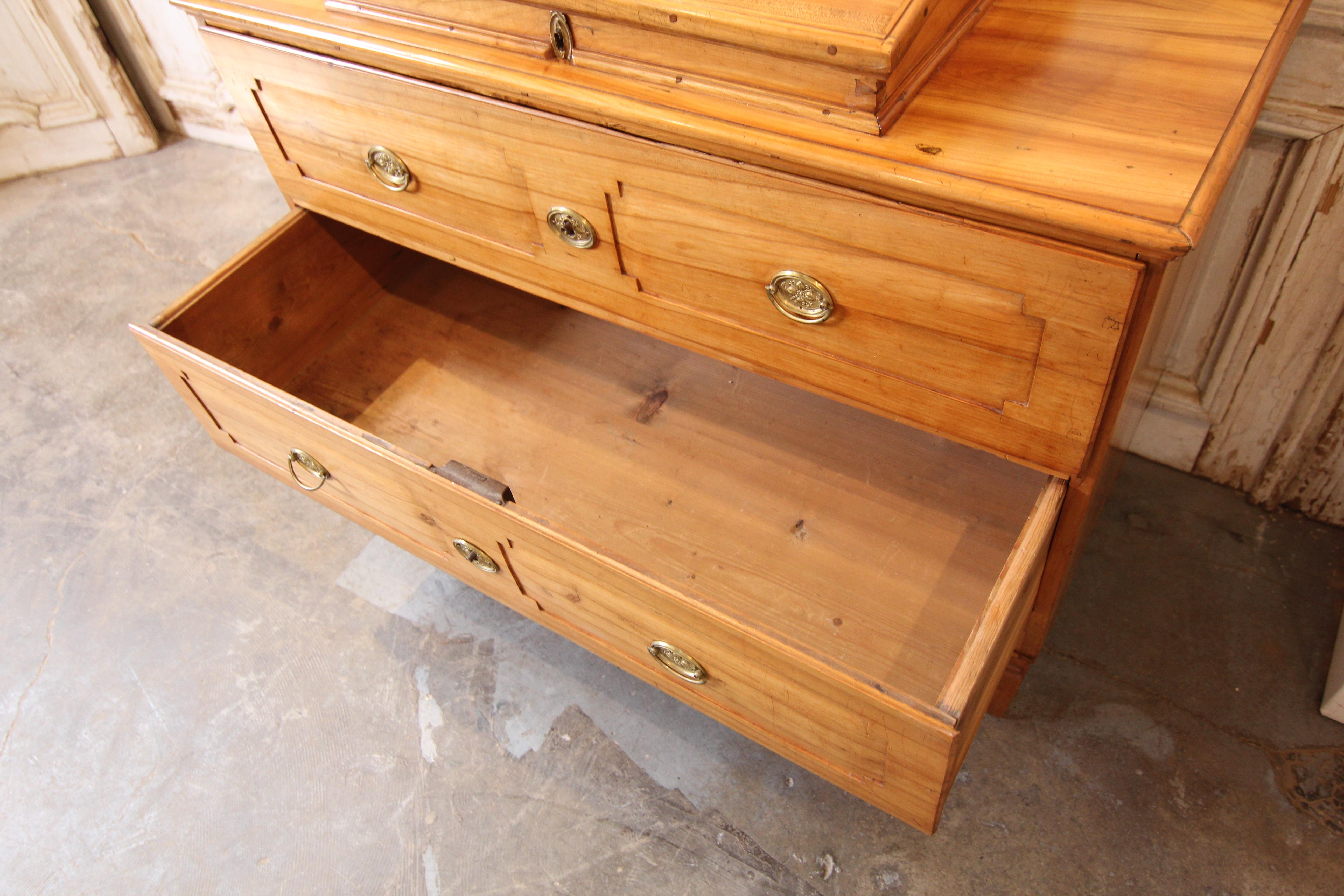 Late 18th Century Classicist Cherry Wood Chest of Drawers 10