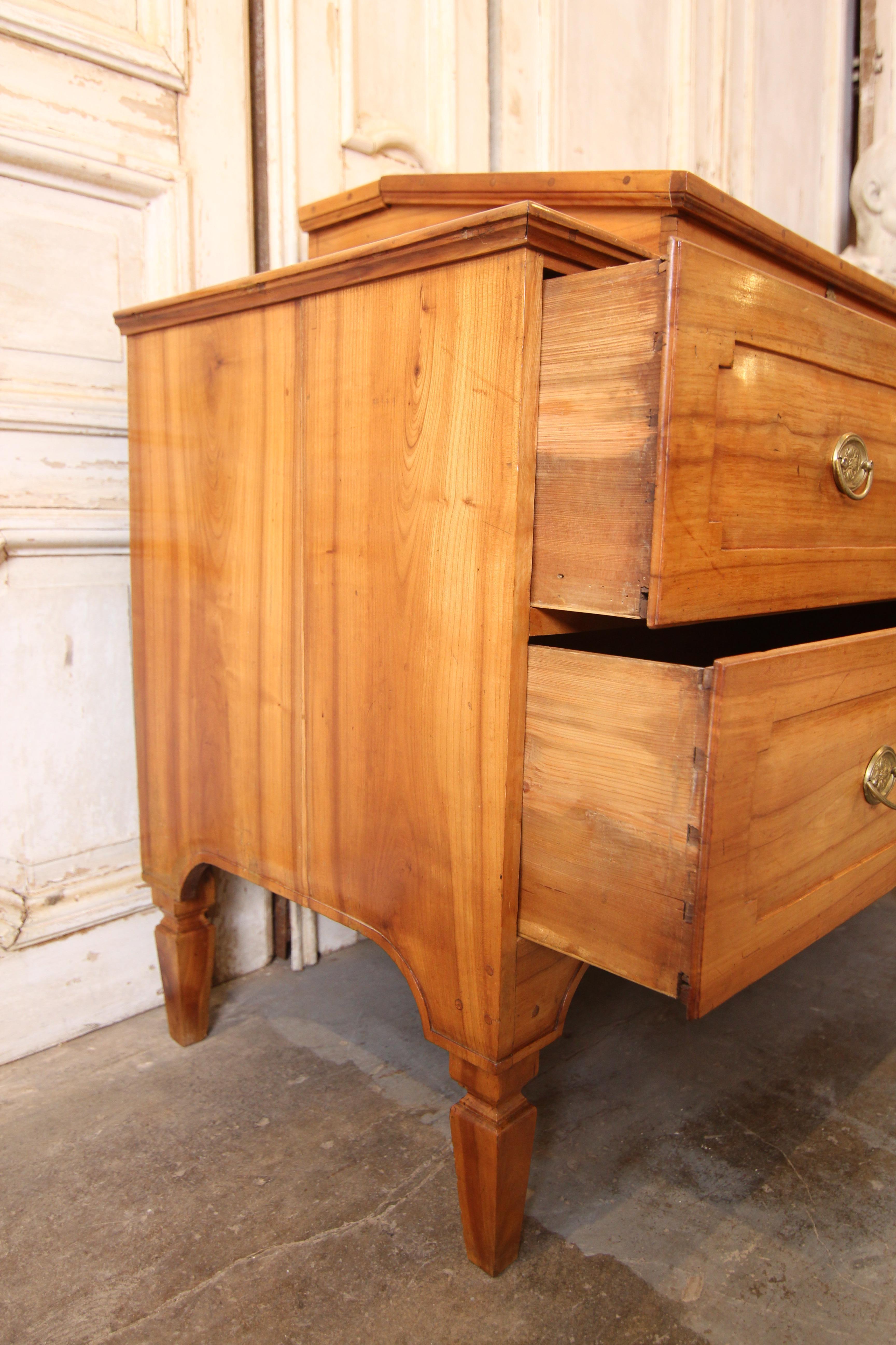 Late 18th Century Classicist Cherry Wood Chest of Drawers 11