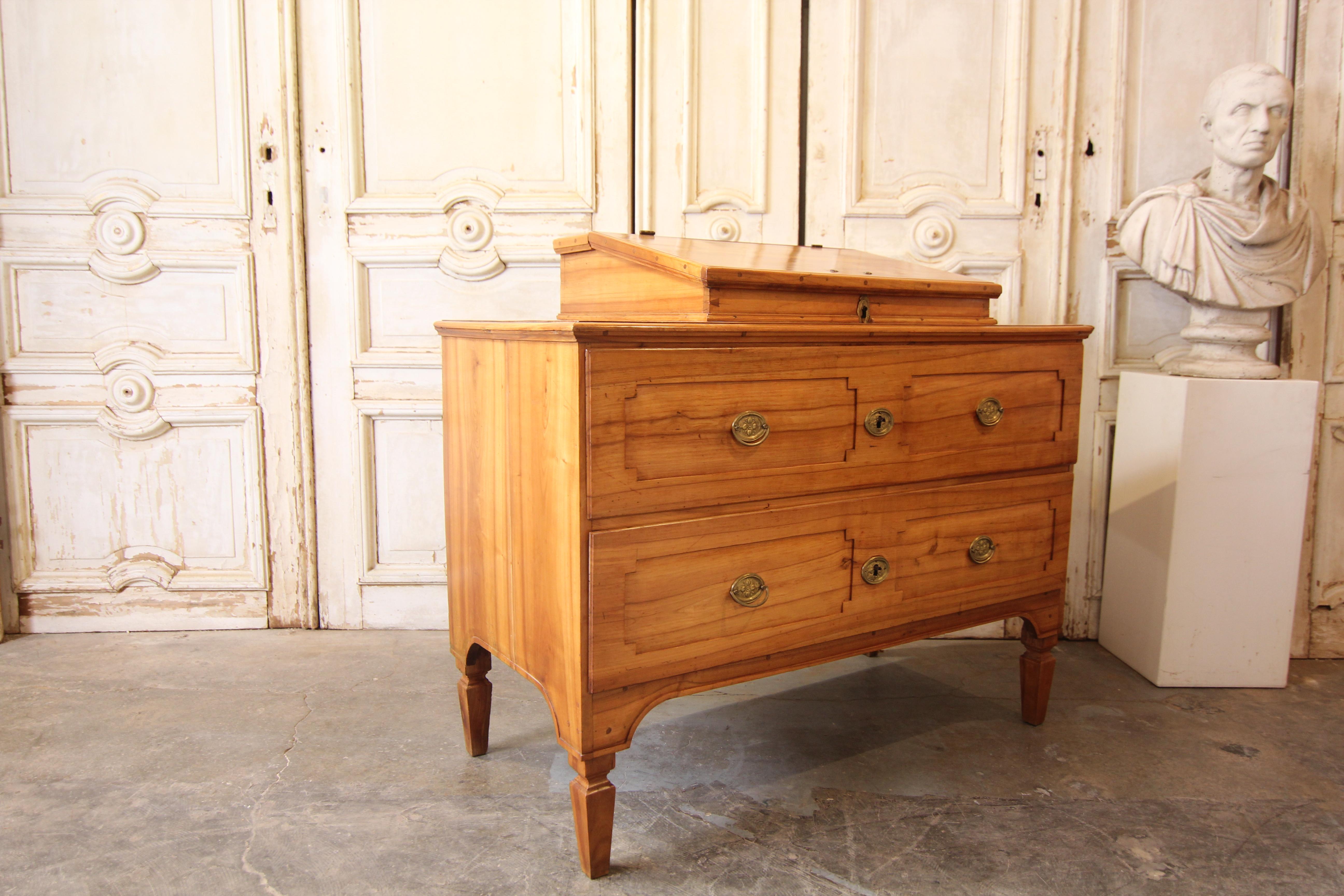 Late 18th Century Classicist Cherry Wood Chest of Drawers 12