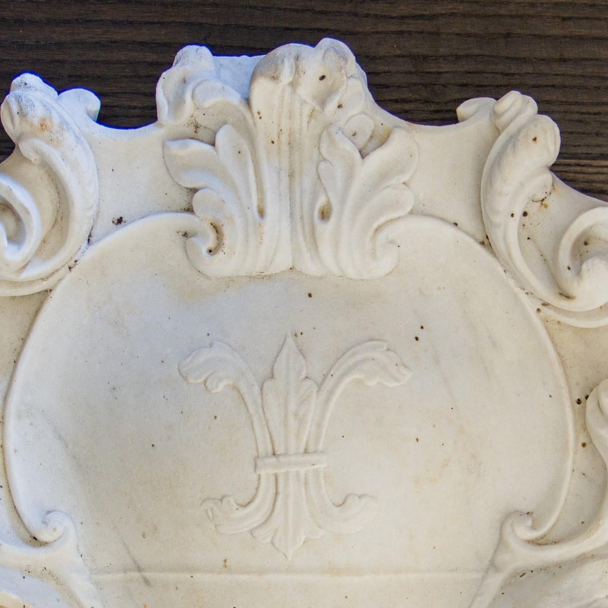 18th Century and Earlier Late 18th Century Continental Carved Marble Cartouche
