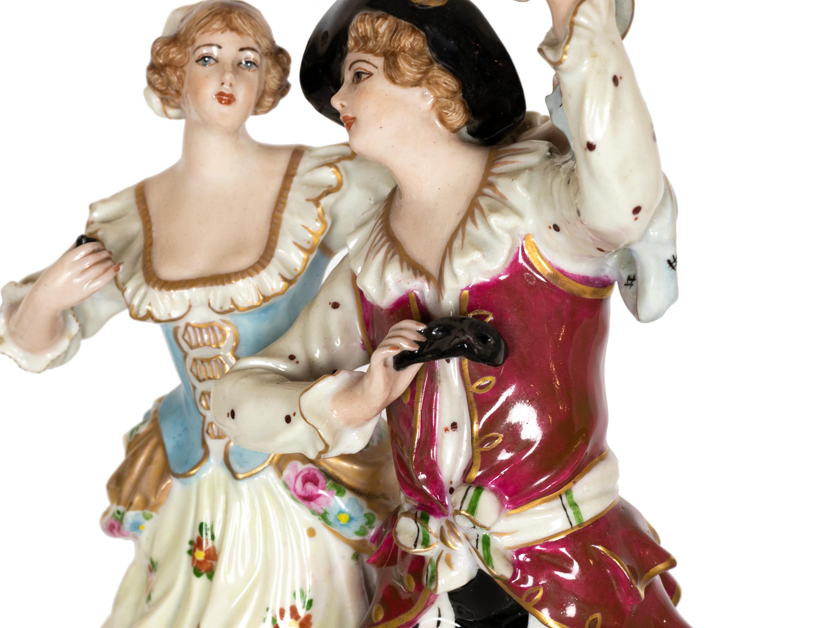 Estatuilla de pareja de baile de finales del siglo XVIII, de Volksted en Bueno estado para la venta en Lisbon, PT