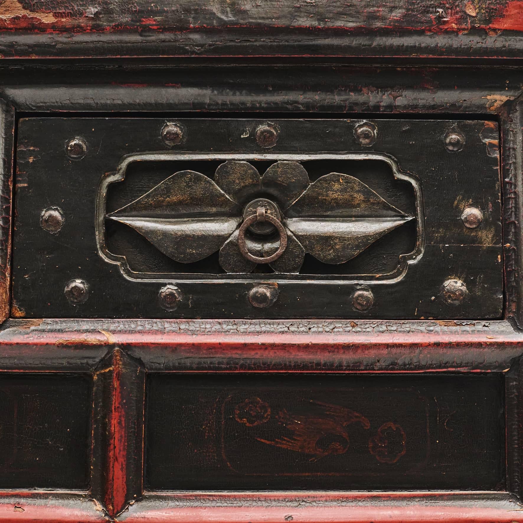 Lacquered Late 18th Century Decorated Cabinet from Shanxi, China For Sale