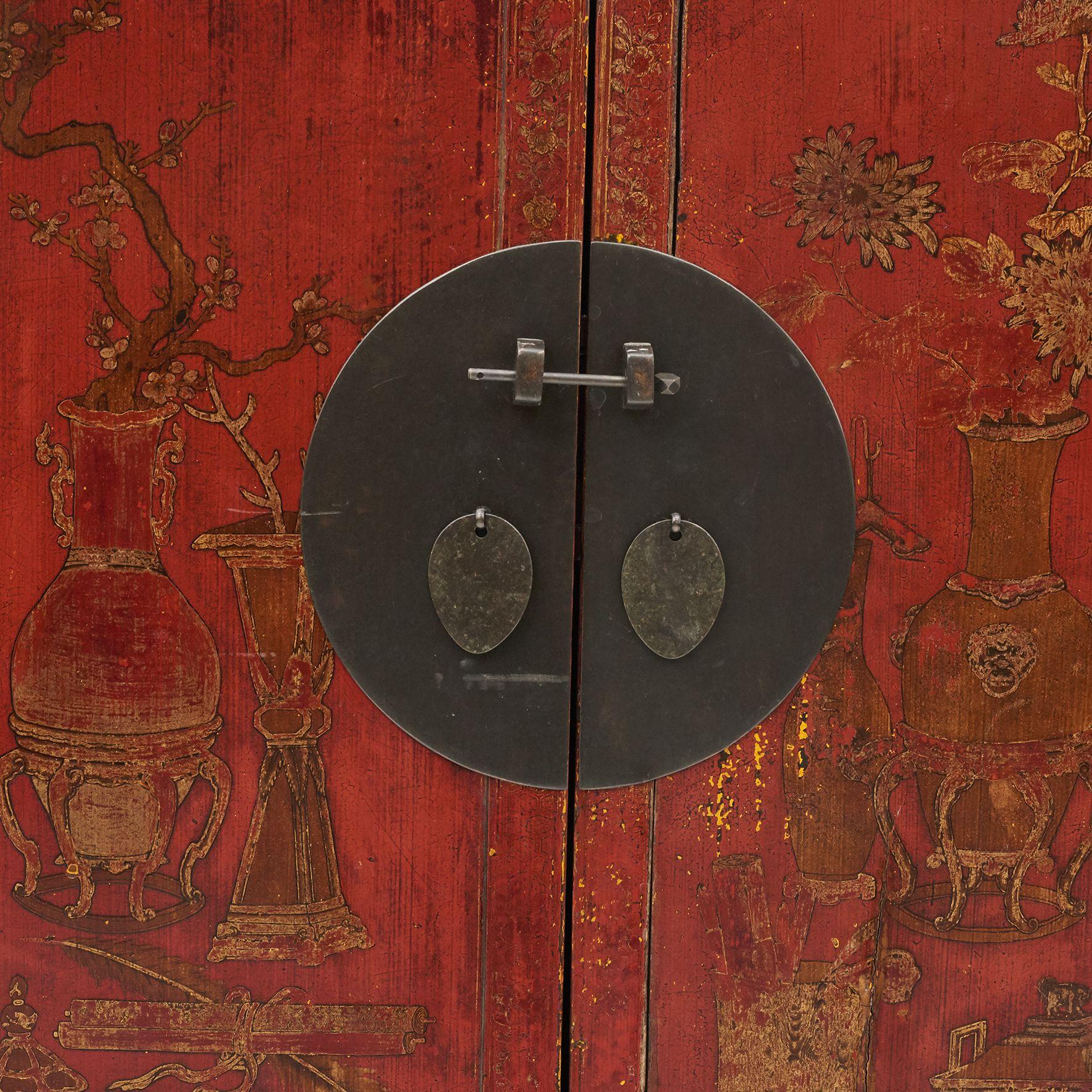 Chinese Late 18th Century Decorated Red lacquer Cabinet For Sale