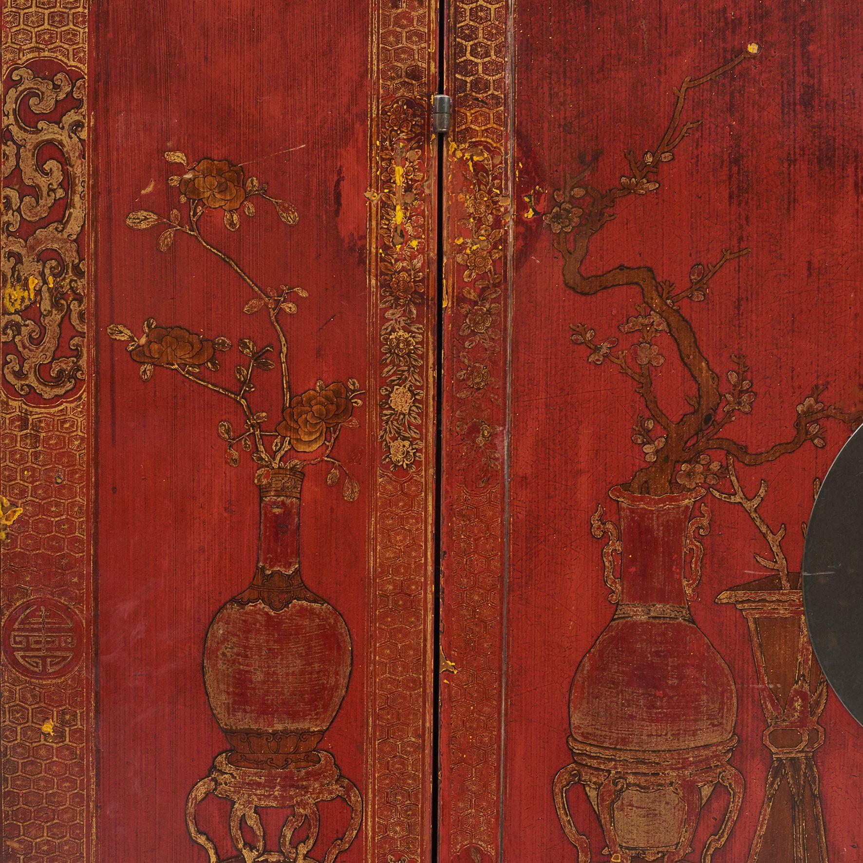 Qing Late 18th Century Decorated Red lacquer Cabinet For Sale