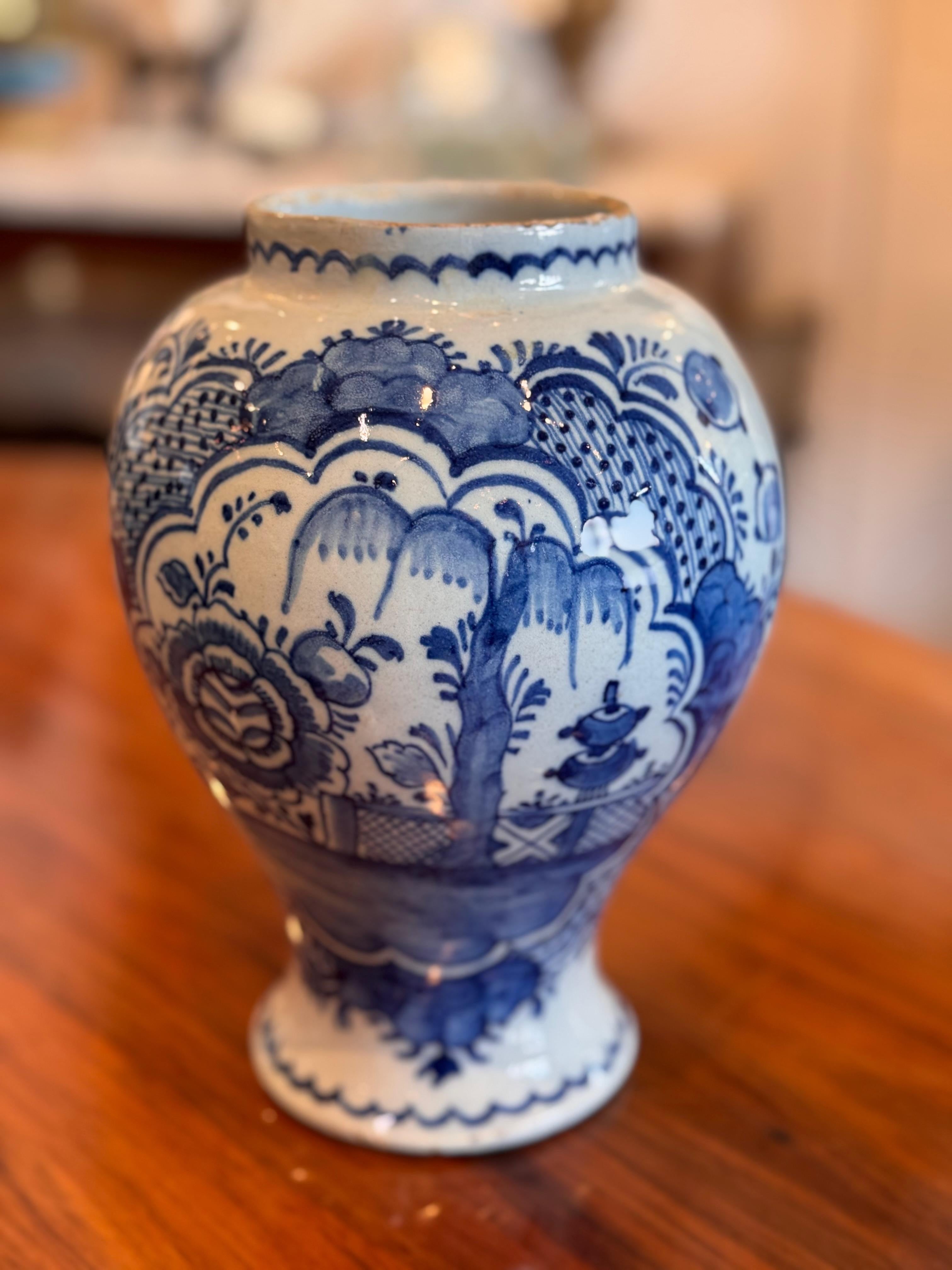 Néerlandais Jarre de Delft de la fin du 18e siècle en vente