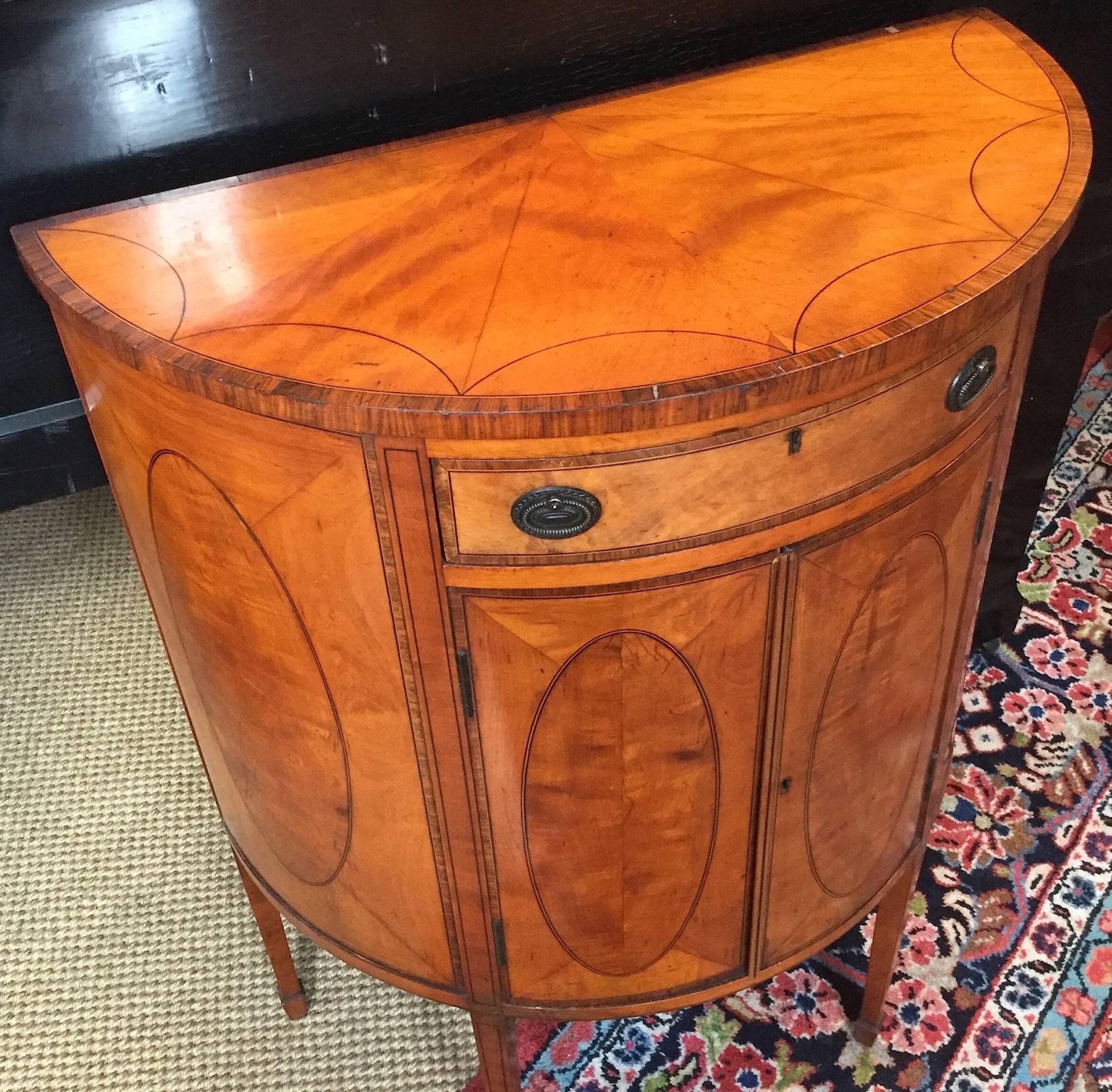 Late 18th Century Demilune Satinwood Commode, circa 1780 For Sale 2