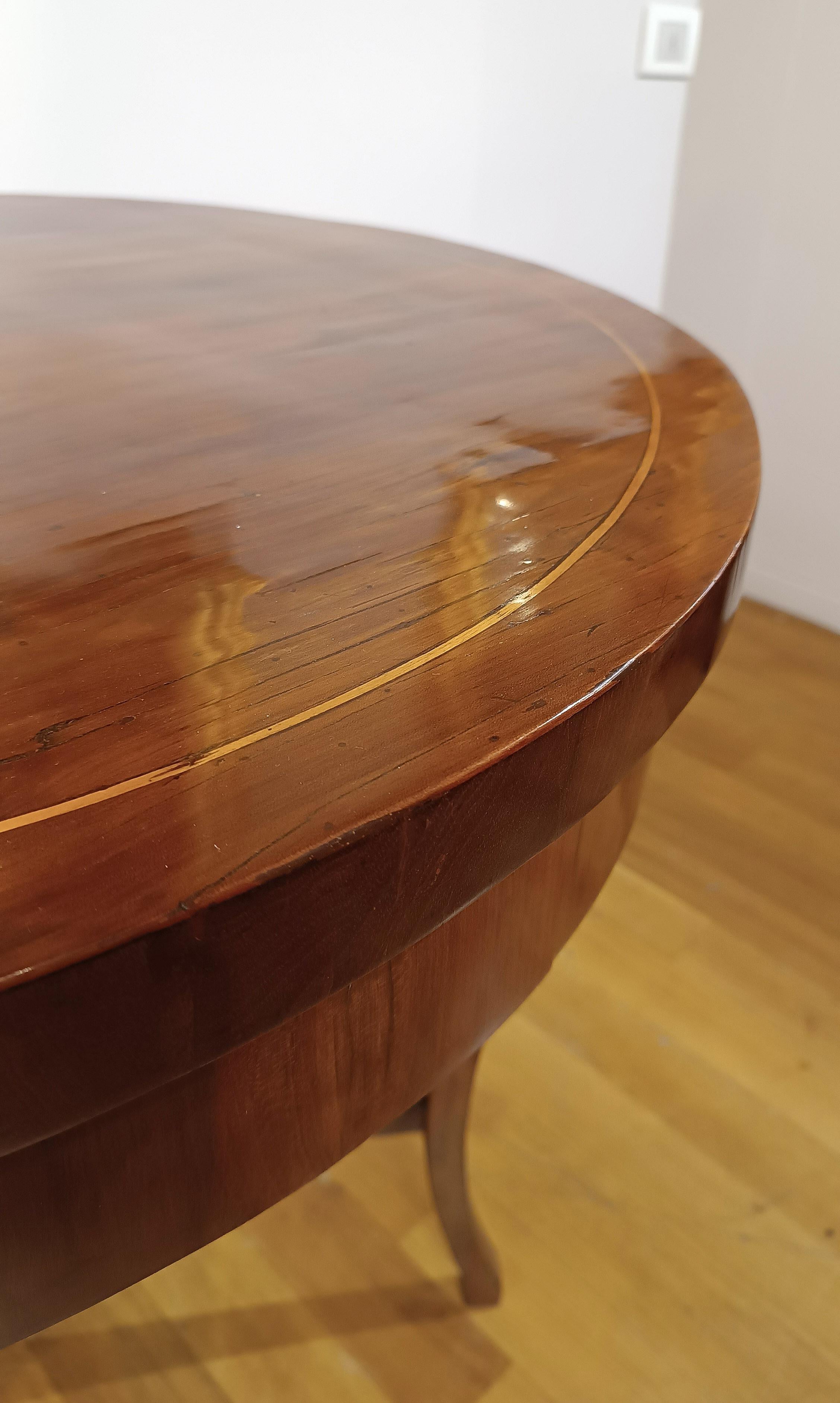 18th Century LATE 18th CENTURY DIRECTOIRE COFFEE TABLE WITH WALNUT VENEER in vendita