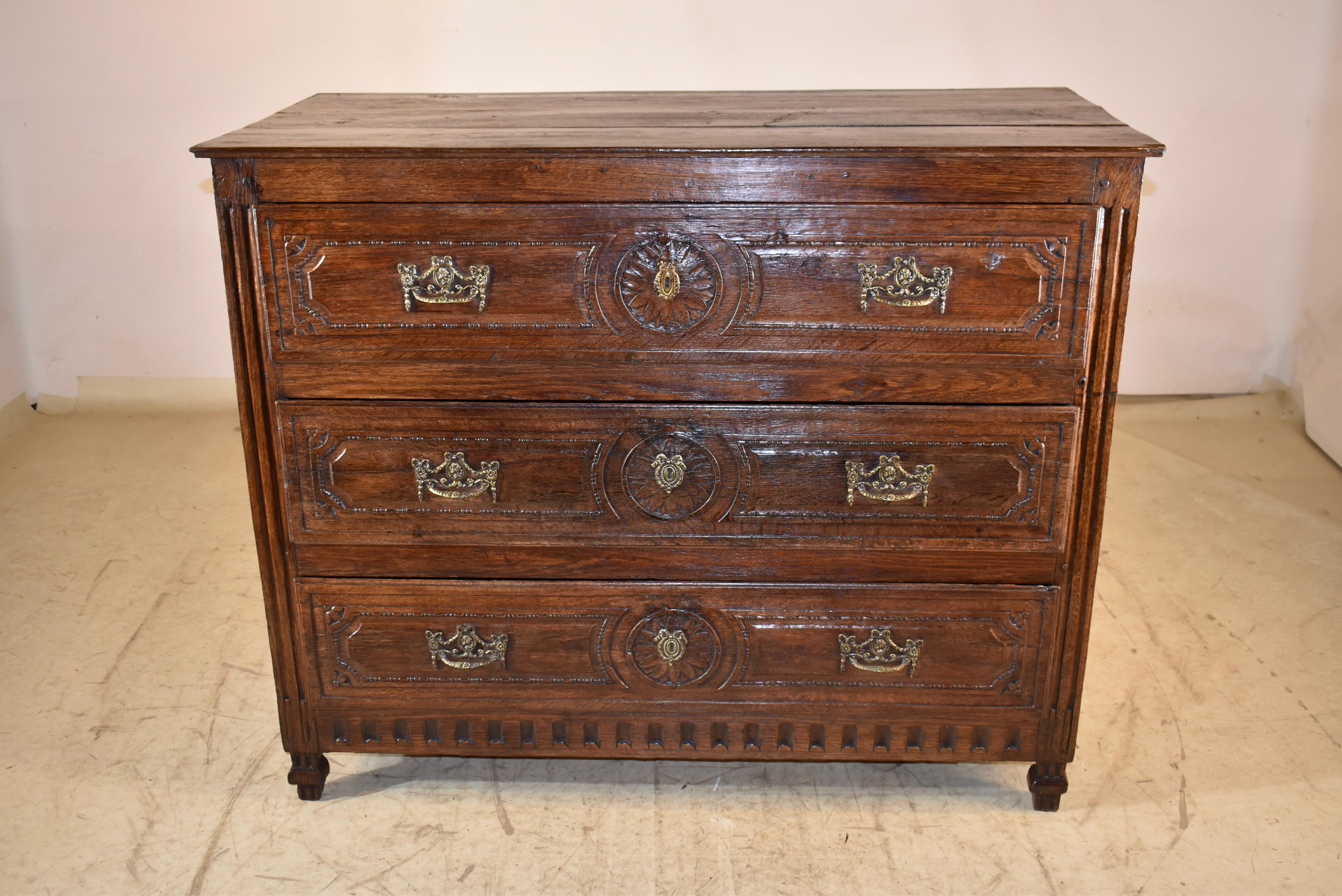 Late 18th Century Directoire Provençal Oak Commode For Sale 10