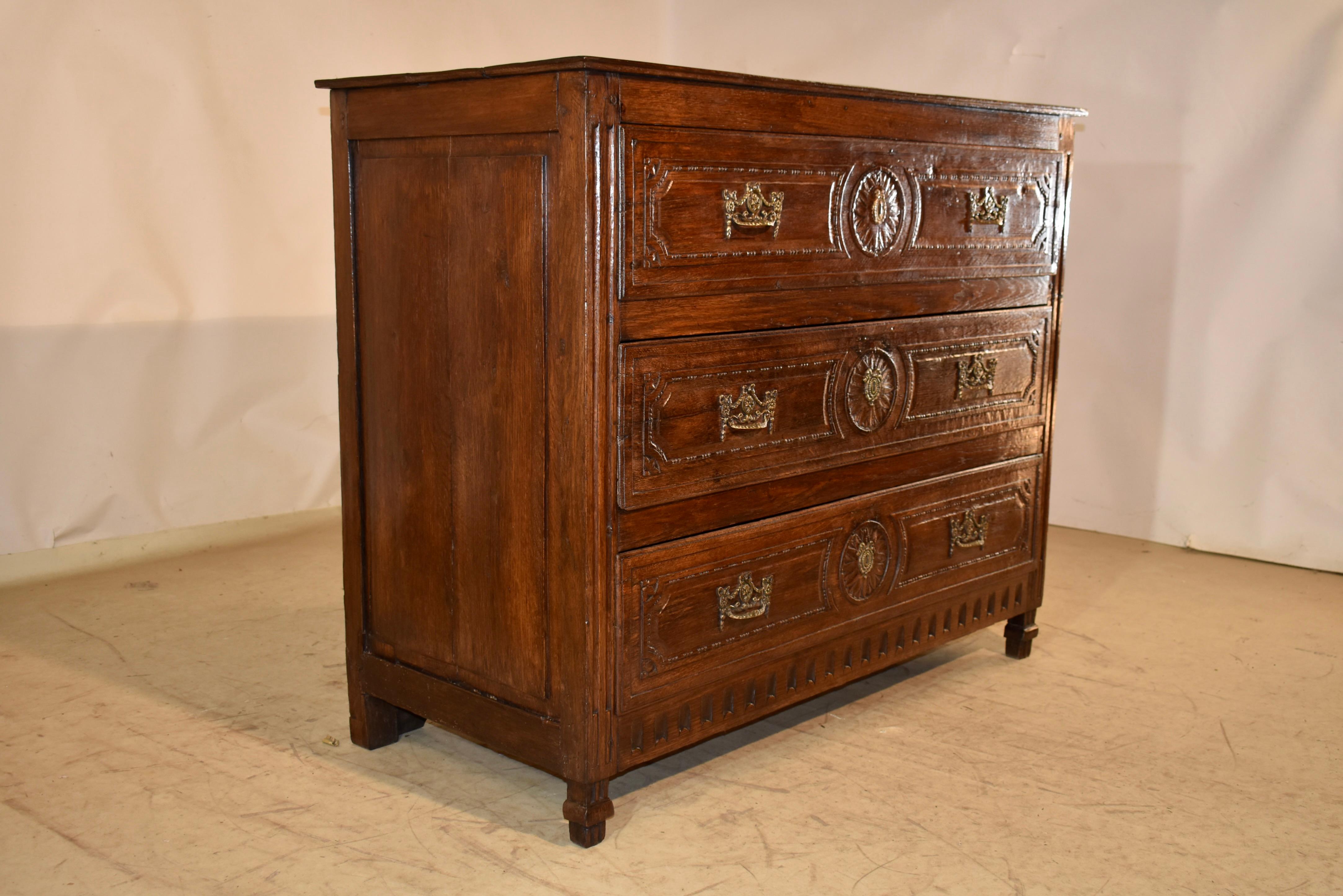 French Late 18th Century Directoire Provençal Oak Commode For Sale