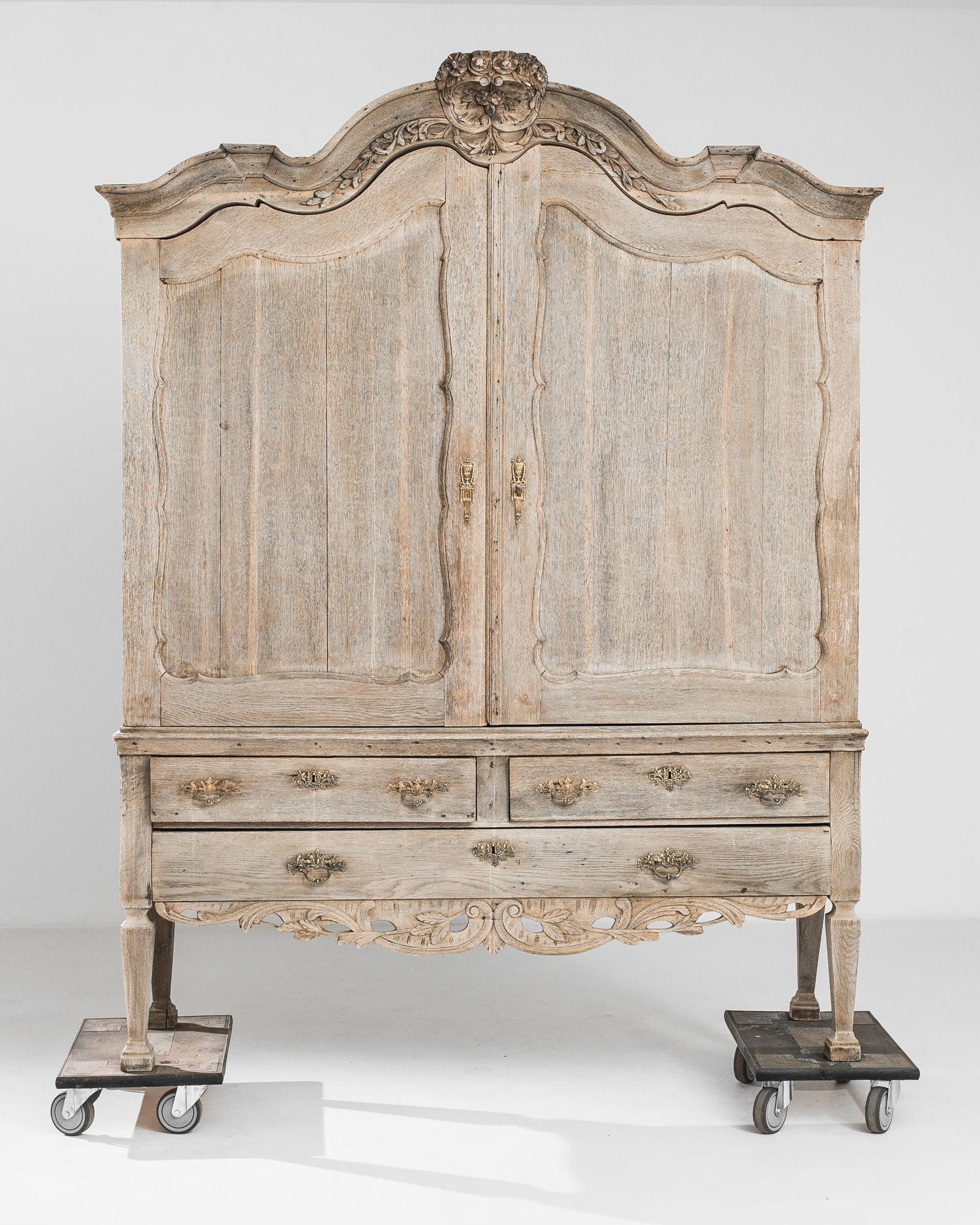 Late 18th Century Dutch Bleached Oak Cabinet  3