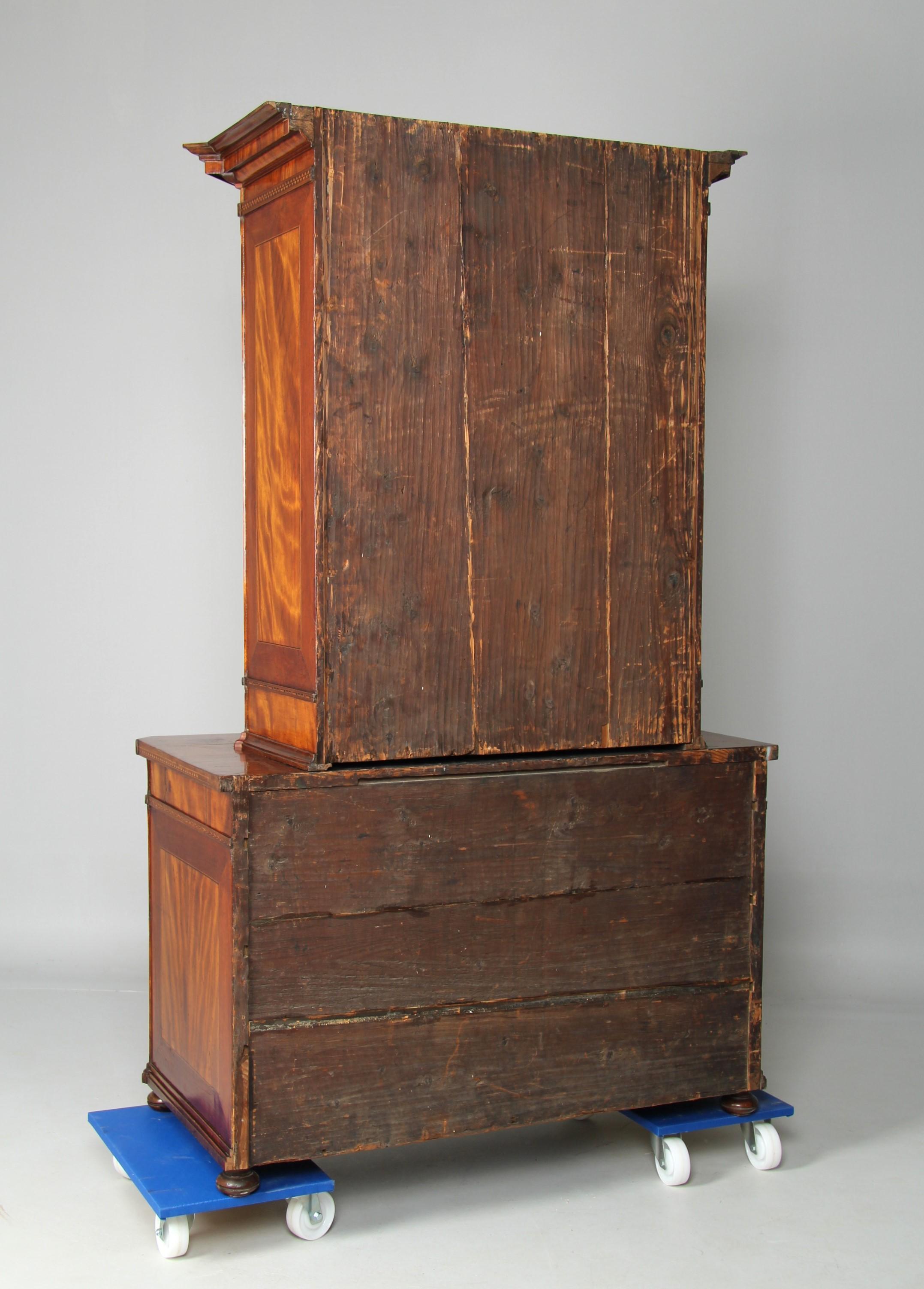 Cassettone Luigi XVI tedesco della fine del XVIII secolo con intarsio, circa 1780 in vendita 8