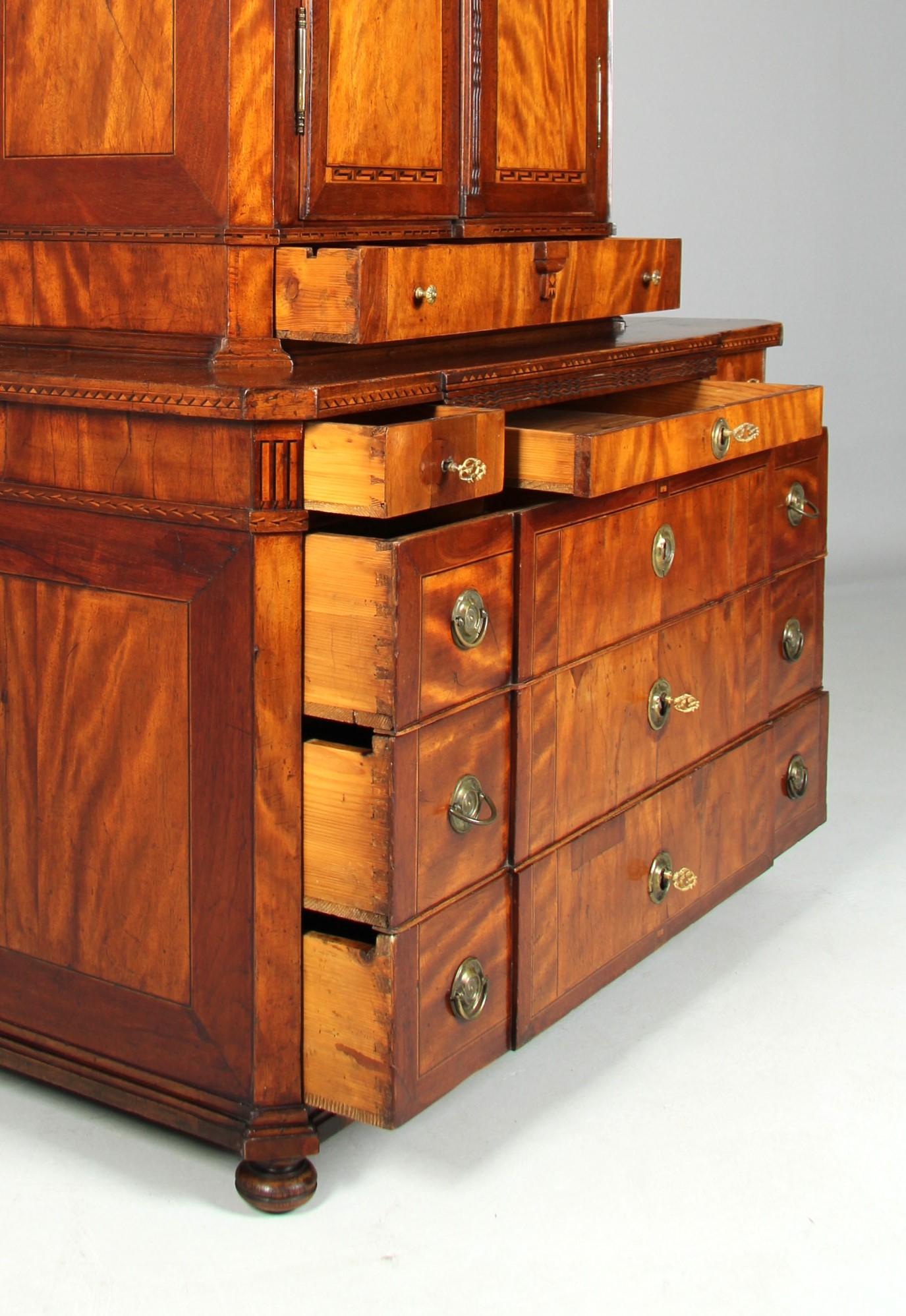 Late 18th Century Dutch Louis XVI Top Mounted Chest with Marquetry, circa 1780 For Sale 12