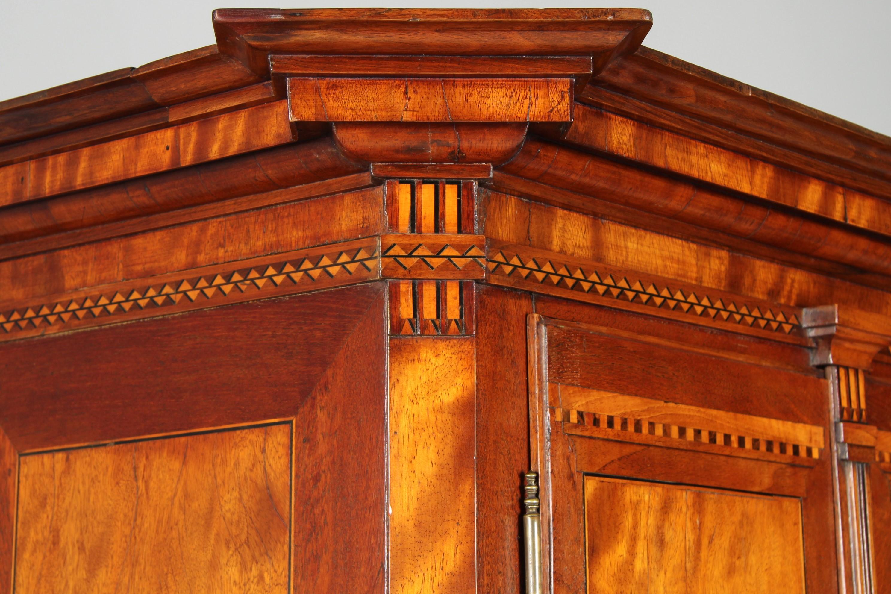 Late 18th Century Dutch Louis XVI Top Mounted Chest with Marquetry, circa 1780 In Good Condition For Sale In Greven, DE