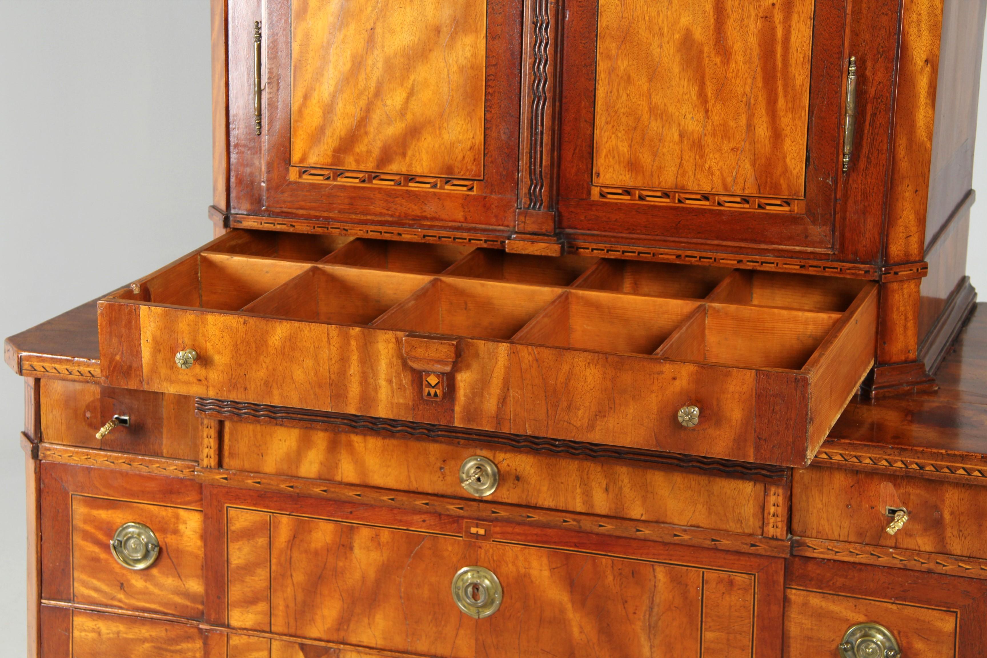 Cassettone Luigi XVI tedesco della fine del XVIII secolo con intarsio, circa 1780 in vendita 2